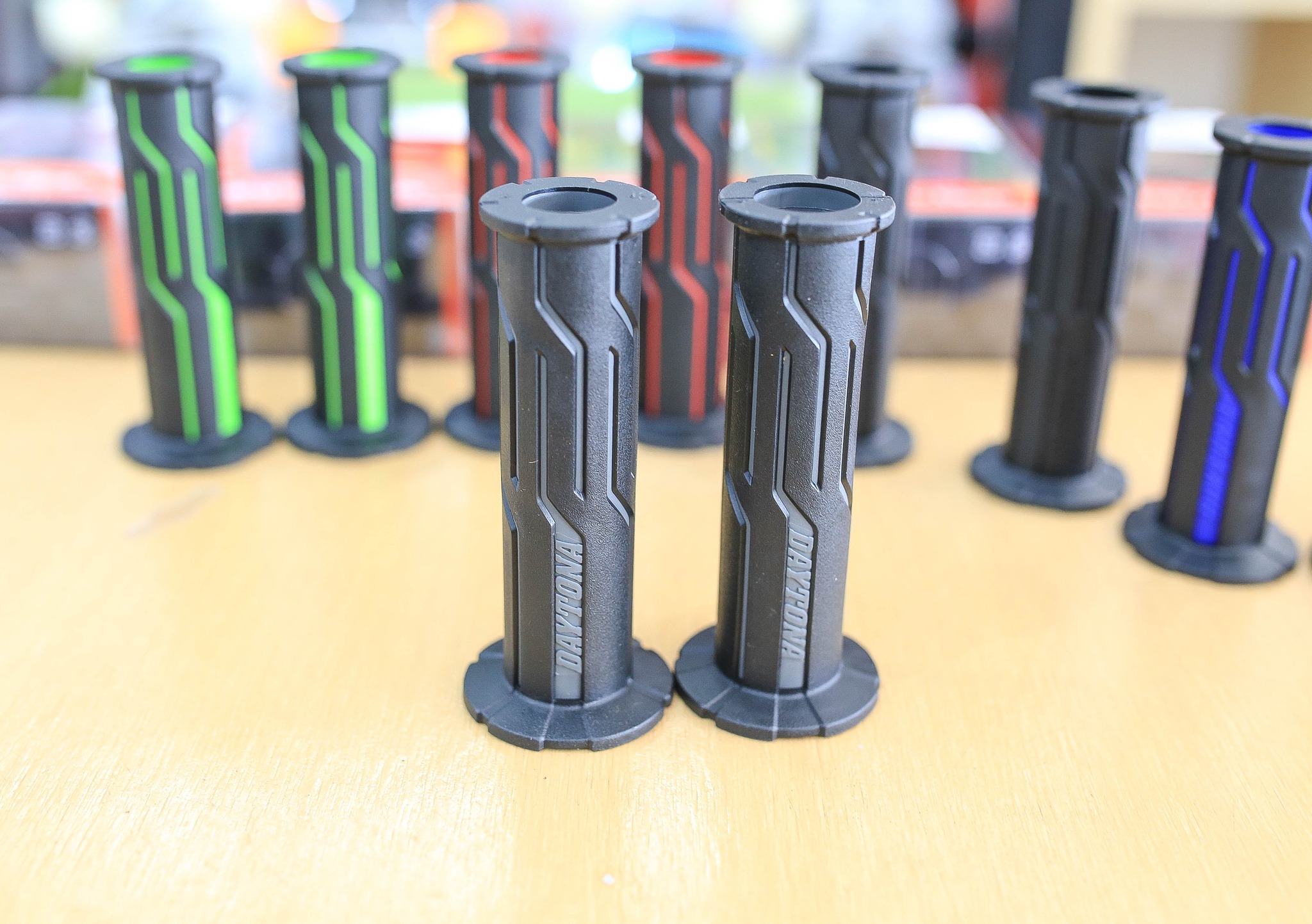 ปลอกแฮนด์ ปลอกมือ Daytona ของแท้จากญี่ปุ่น ปลอกแฮนด์ Daytona แท้ รุ่น GG-D-Line + ยาว 125 มม. + รูแฮนด์ ซ้าย 22 มม. ขวา 25 มม. + เป็นรุ่นปลายแฮนด์เปิด