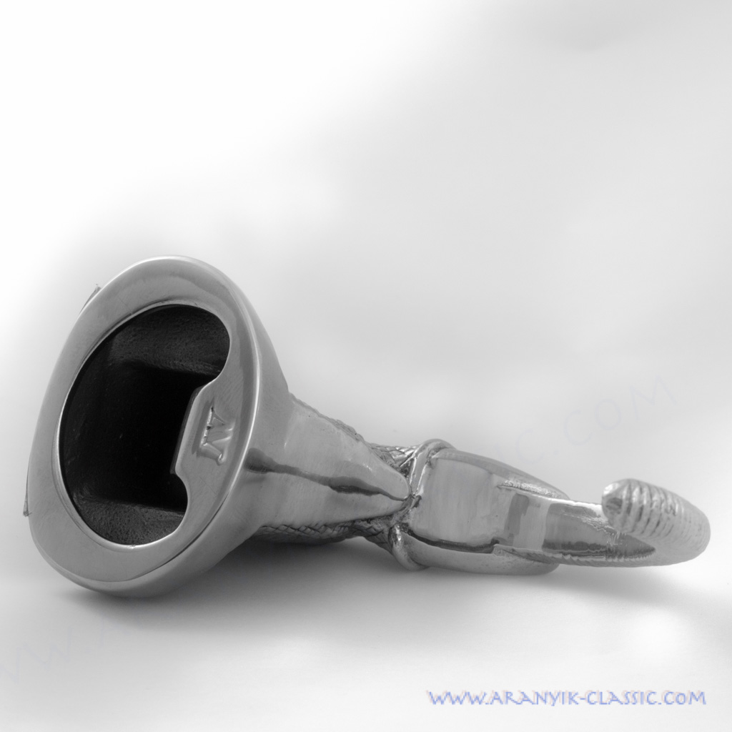 ของขวัญให้ชาวต่างชาติ ที่เปิดขวด รูปช้าง พร้อมกล่องผ้าไหม