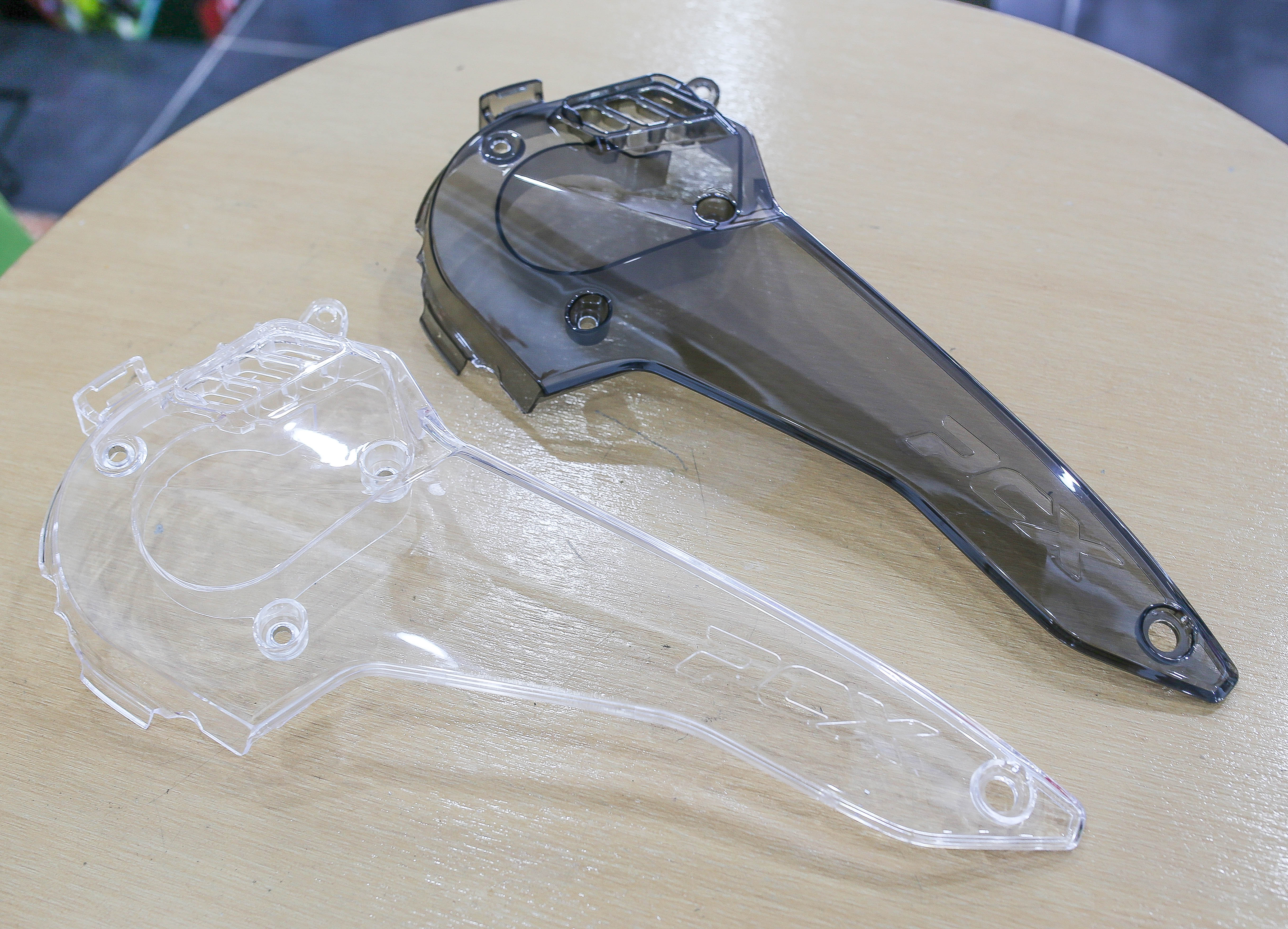 ฝาครอบสายพาน Honda PCX160 มีสีใส / สโม๊ค