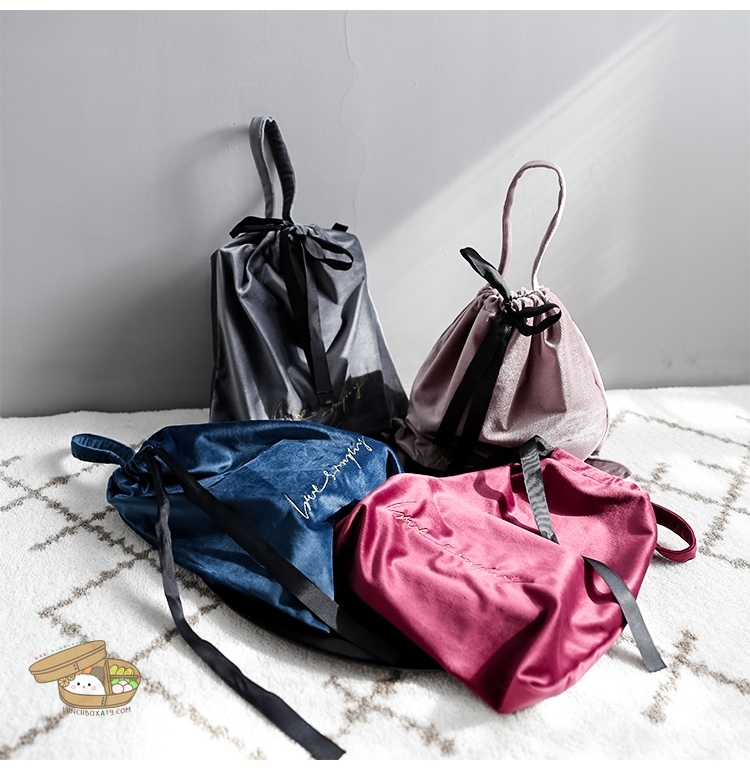 ถุงผ้าใส่กล่องข้าว พร้อมถุงเก็บความร้อน มี 5 สี