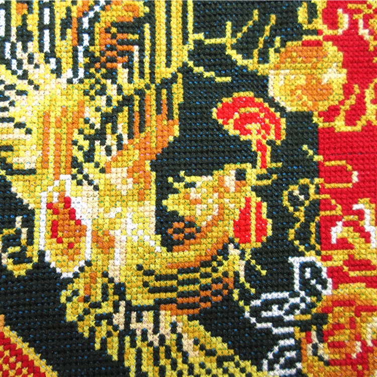 dragon-1107 *สินค้าหมด* ชุดปักครอสติช ลายหงส์คู่มังกร (ปักเต็มผืนผ้า ไม่มีเดินเส้น ผ้า11CT พิมพ์ลาย ปัก 3 เส้นเล็ก) ขนาด 52*52 ซม. ผ้าครอสติช 11CTพิมพ์ลายปักบนผืนผ้า+ไหมคอตตอน 10 สี+ผังลาย+เข็ม