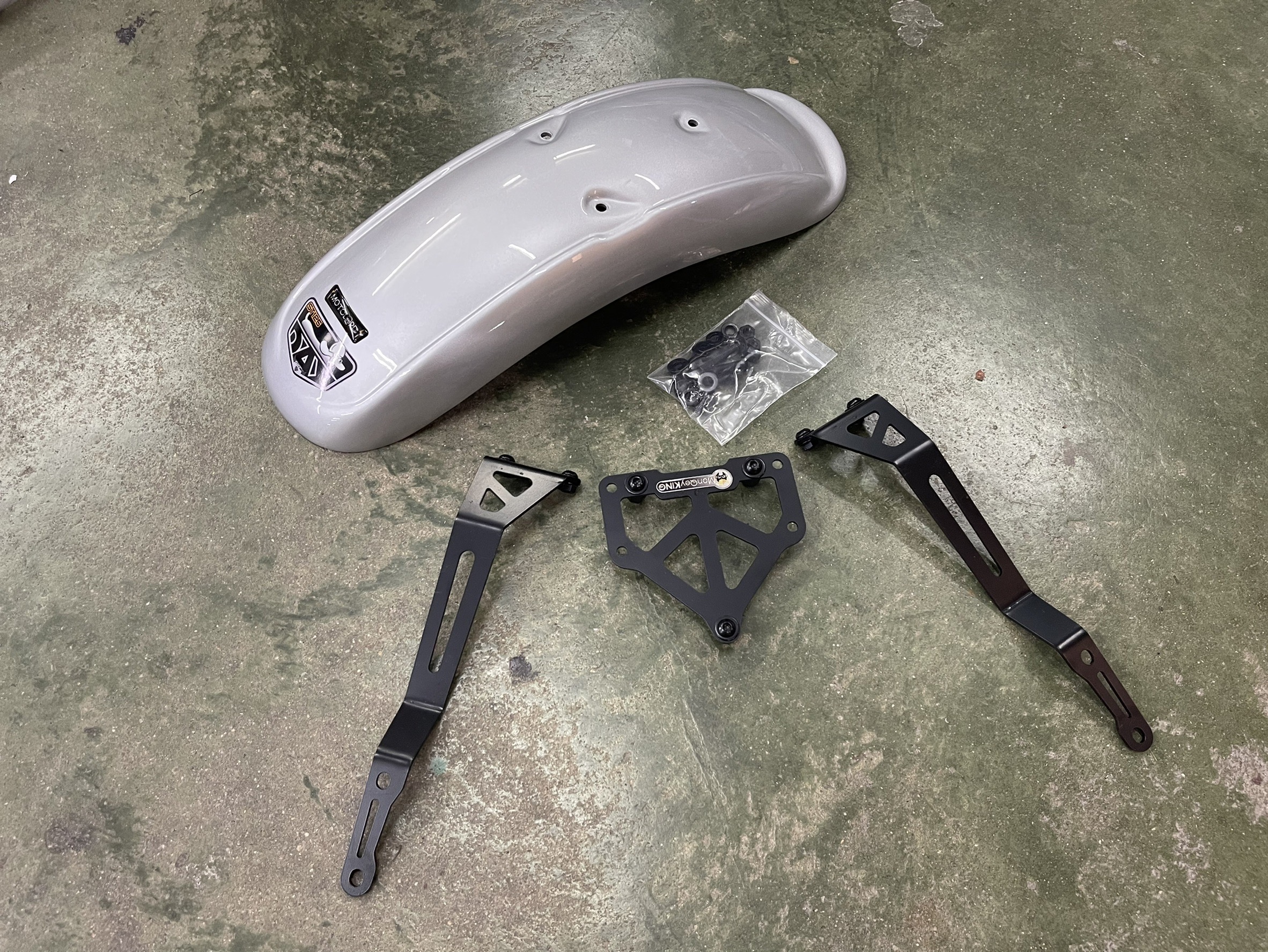 บังโคลนหน้าทรงต่ำ MotolordD Dax125 Low front fender Dax125 2,500฿(งานสี/ลายเคฟล่า) 2,900฿ (พ่นสีโครมเมียม)