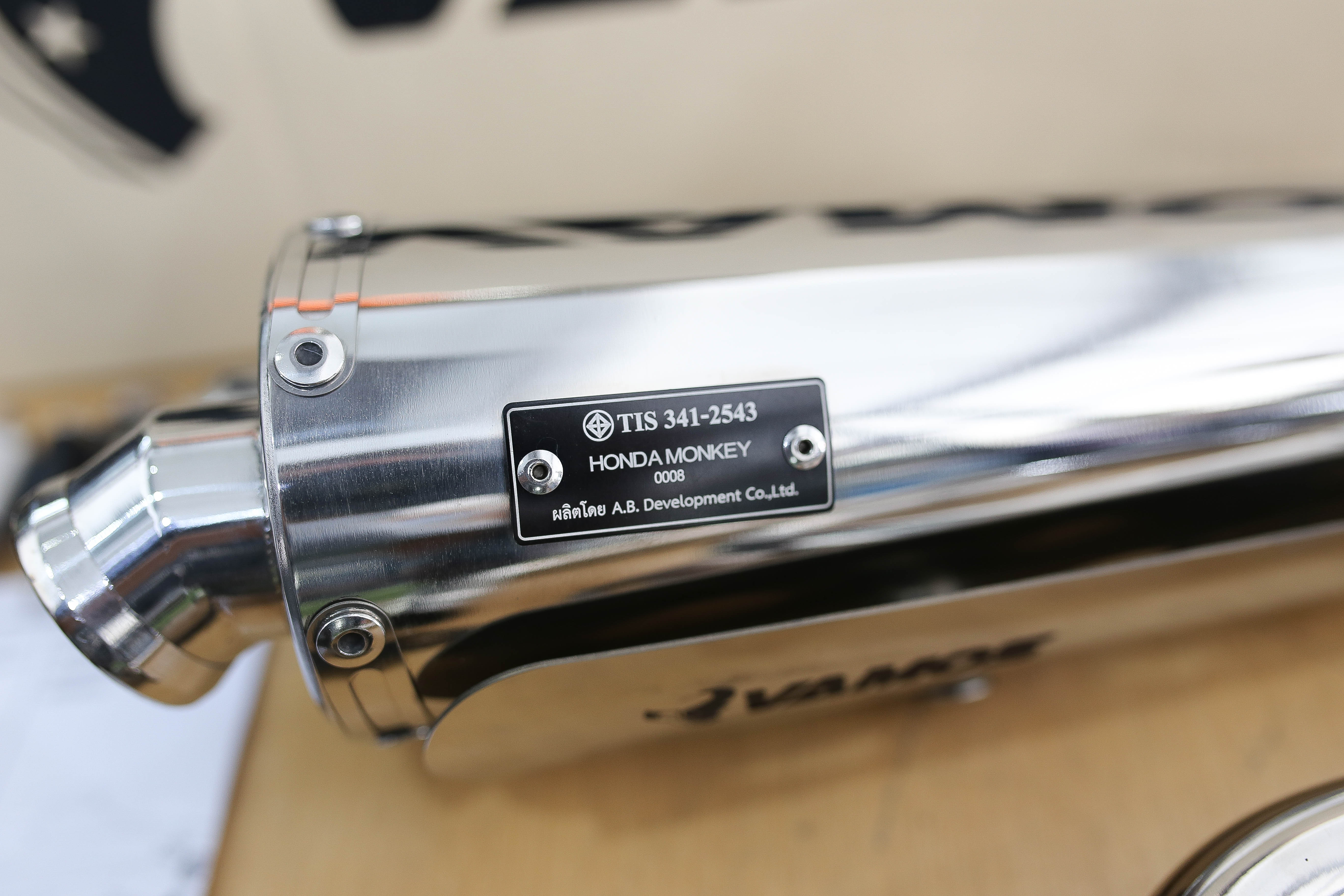 ท่อ MONKEY125 Vamos ตรงรุ่น เสียง นุ่ม ไพเราะ วัสดุน้ำหนักเบา ให้อัตตราเร่งที่ดี มาพร้อมอุปกรณ์ติดตั้งครบ ท่อมี มอก. ใช้งานได้สบายใจ