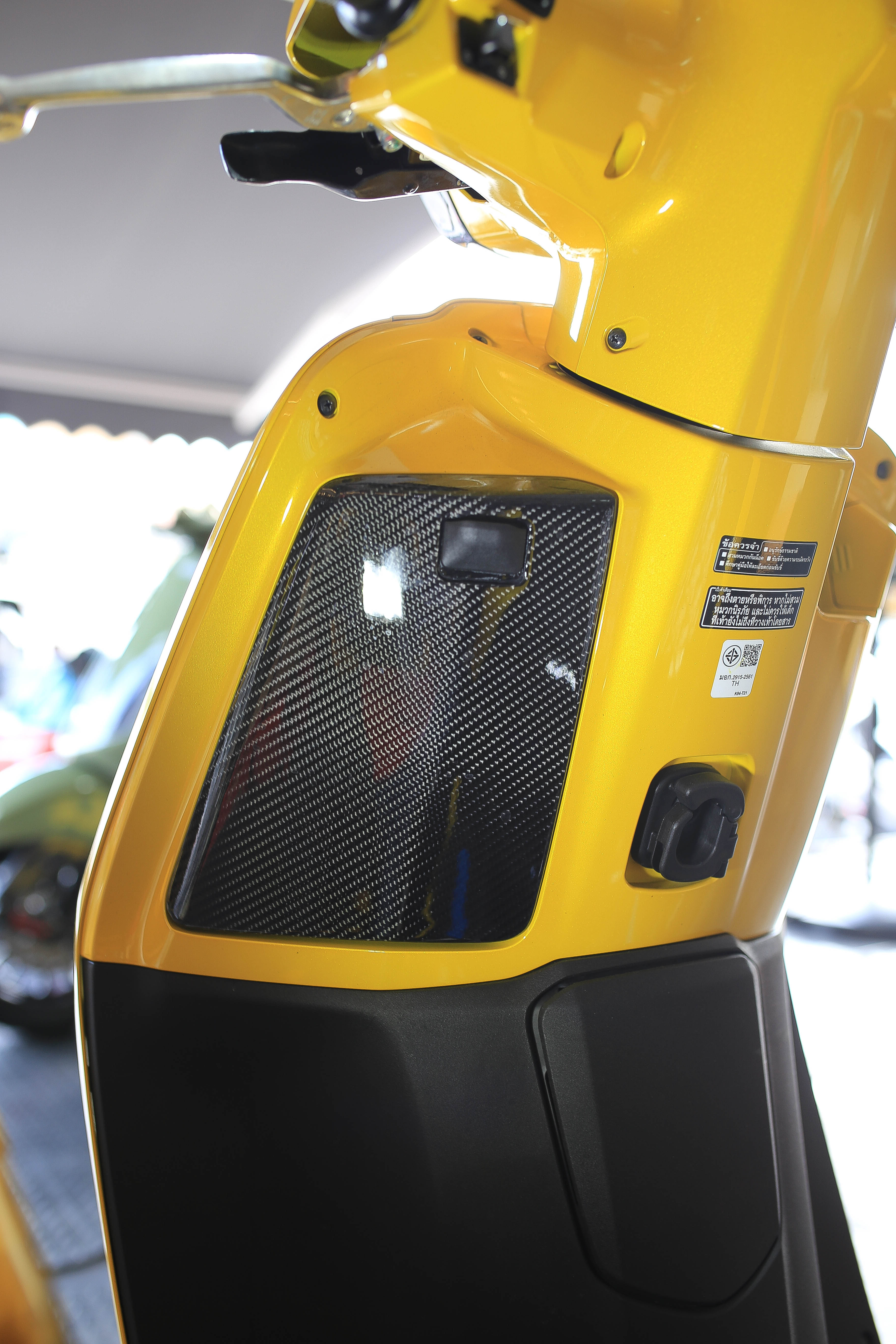 คาร์บอนเครฟล่าผ้าแท้ HONDA Giorno+ ทั้งคัน มีของพร้อมส่ง กรอง กันร้อนท่อ ฝาถังน้ำมัน ครอบไฟหน้า ครอบพักเท้า ครอบไฟส่องป้าย ฝาเก๊ะ หม้อน้ำ หัวแคร้ง