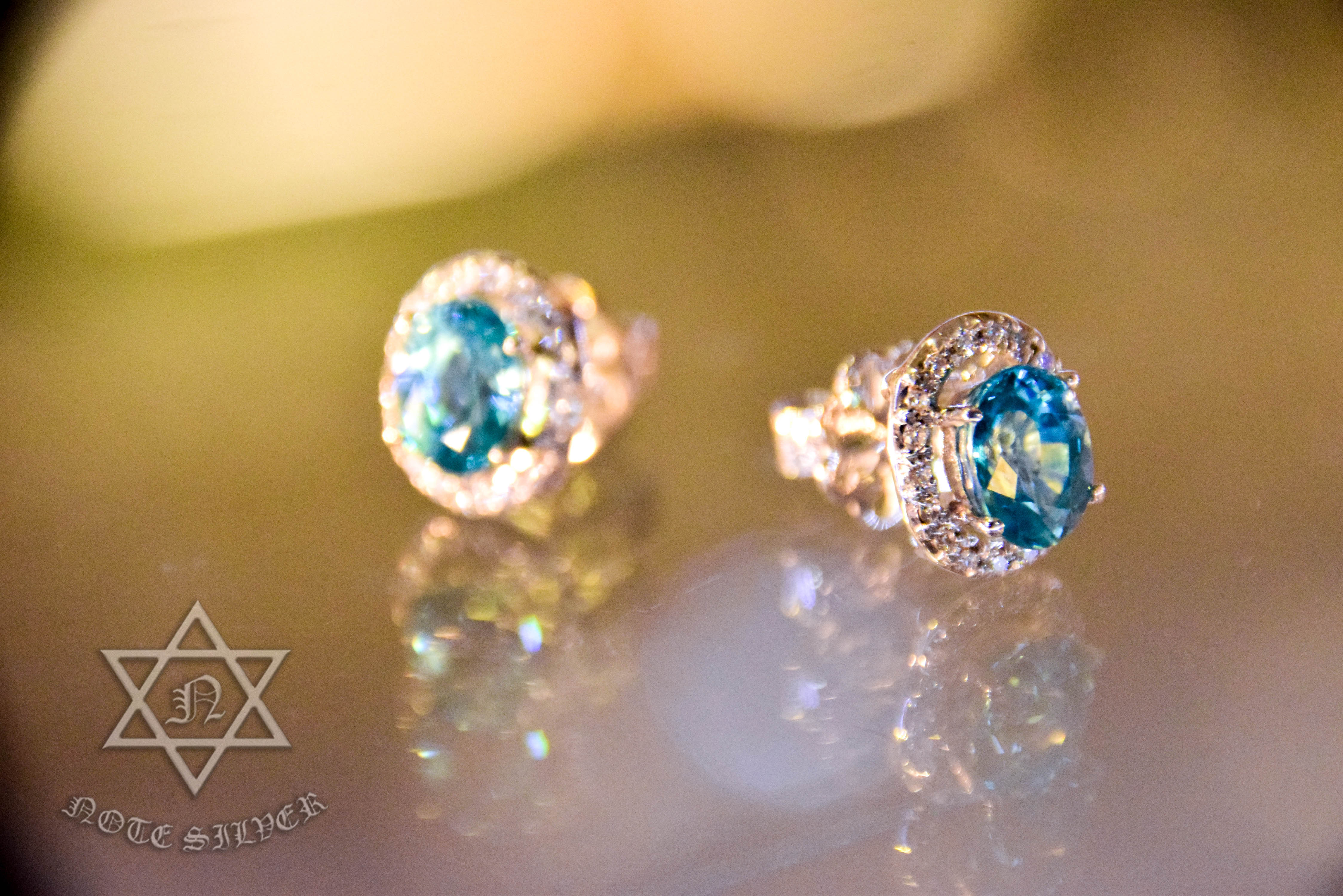 ต่างหูพลอยบลูโทพาส ฝังเพชรแท้น้ำ 98 รอบ เนื้อทองคำขาวแท้ 18K White Gold