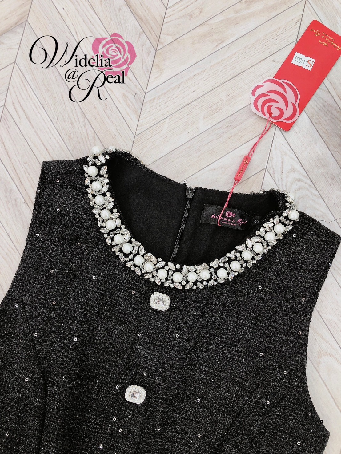 Korea Dress เดรสแขนกุด คอเย็บไข่มุกและเย็บเพชร (ดำ)