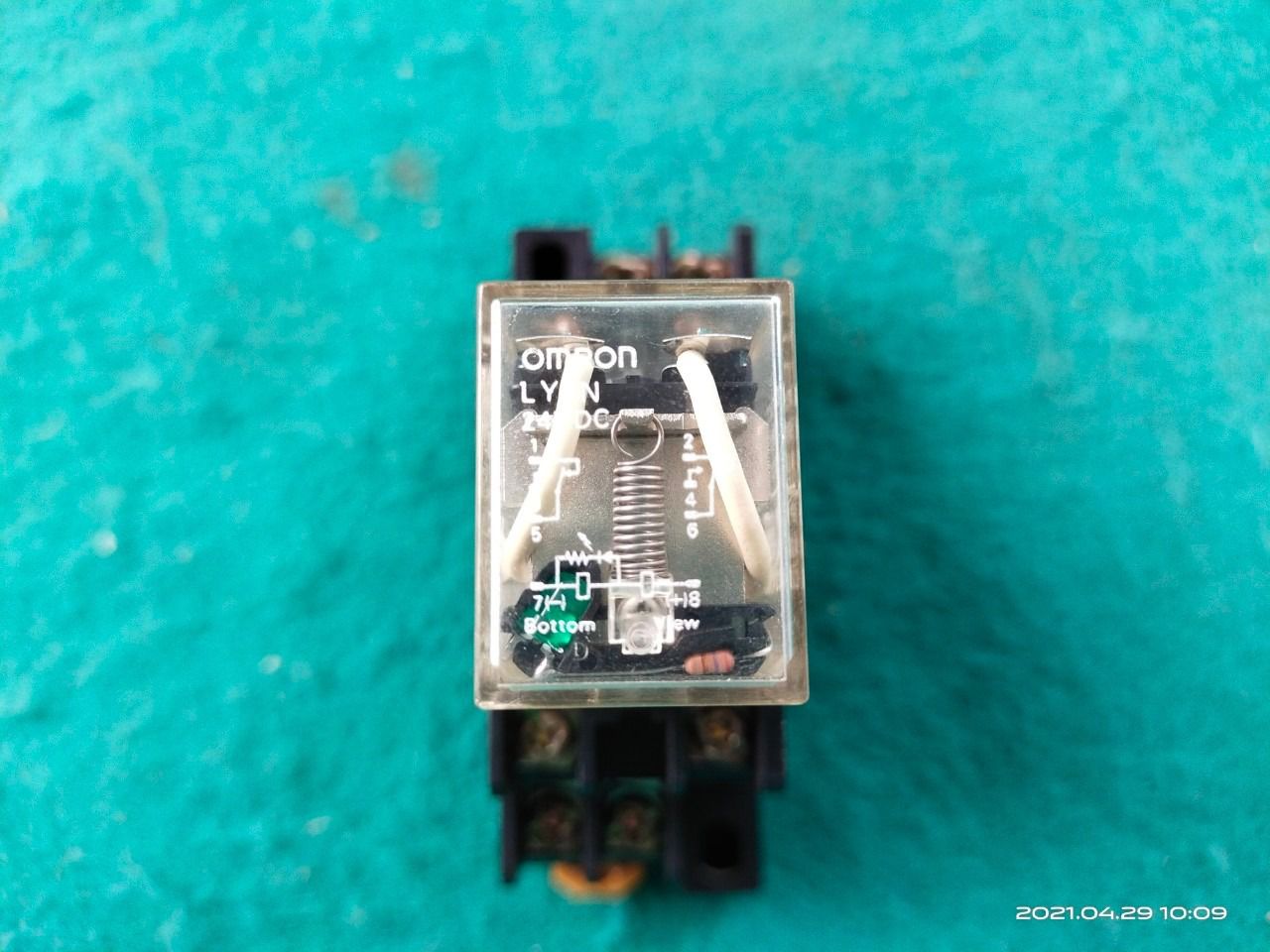 รีเลย์ Omron รุ่น LY2N 24VDC พร้อมซ็อกเก็ต