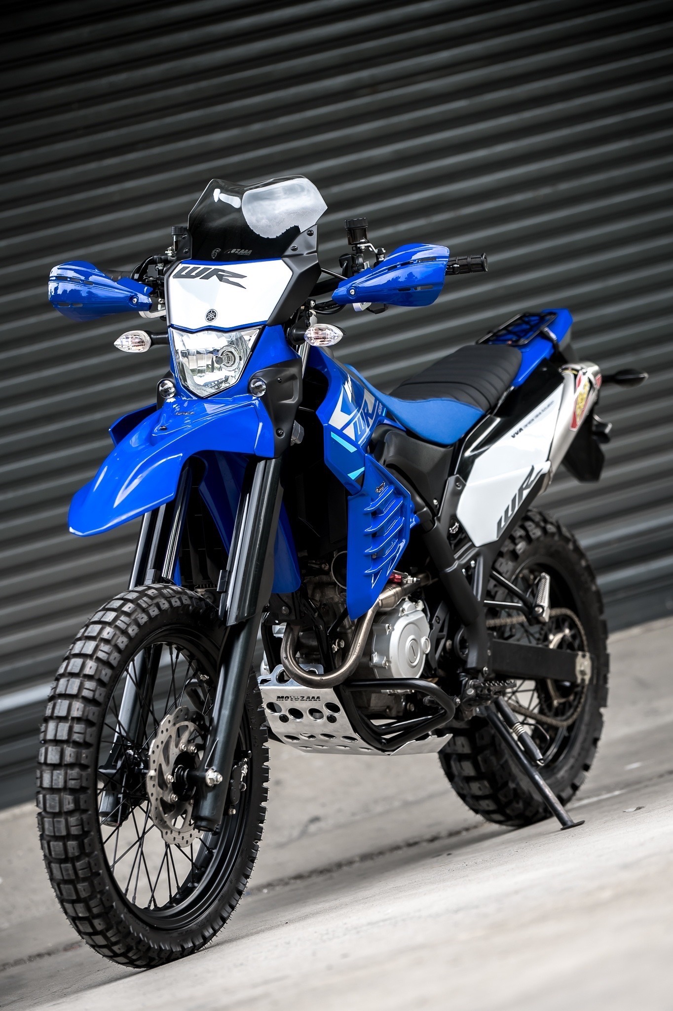 ชุดหน้ากากพร้อมไฟสปอร์ตไลท์ WR155 MOTOZAAA 2190฿