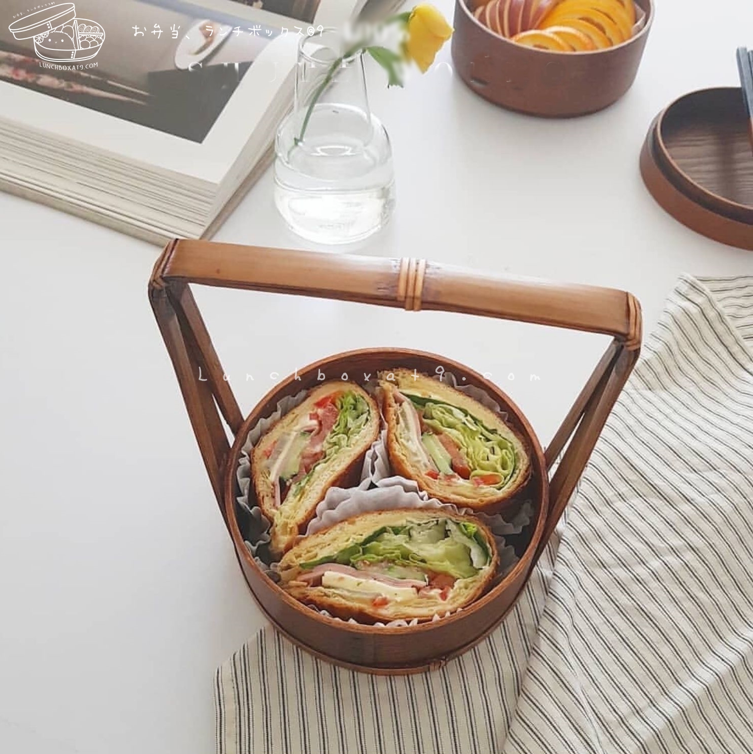 Round 2 stages Lacquered hand baskets bento box กล่องข้าวปิ่นโตญี่ปุ่นทรงกลมแบบมีมือจับ สีไม้เข้ม