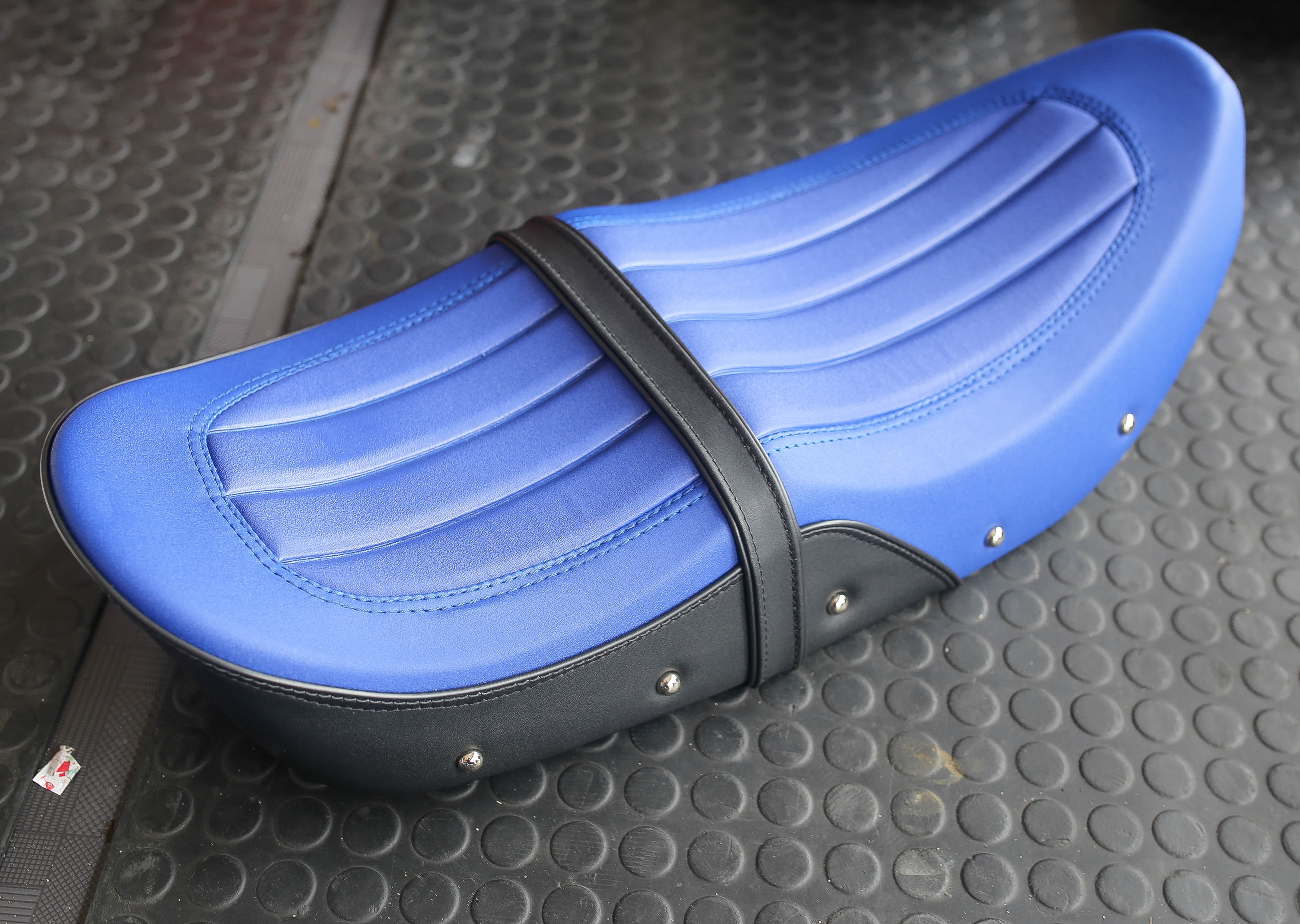 สินค้าใหม่ เบาะ DAX125 หน่อยวัดด่าน มี5สี13ลาย โครงเทียม สวยเข้ารูป