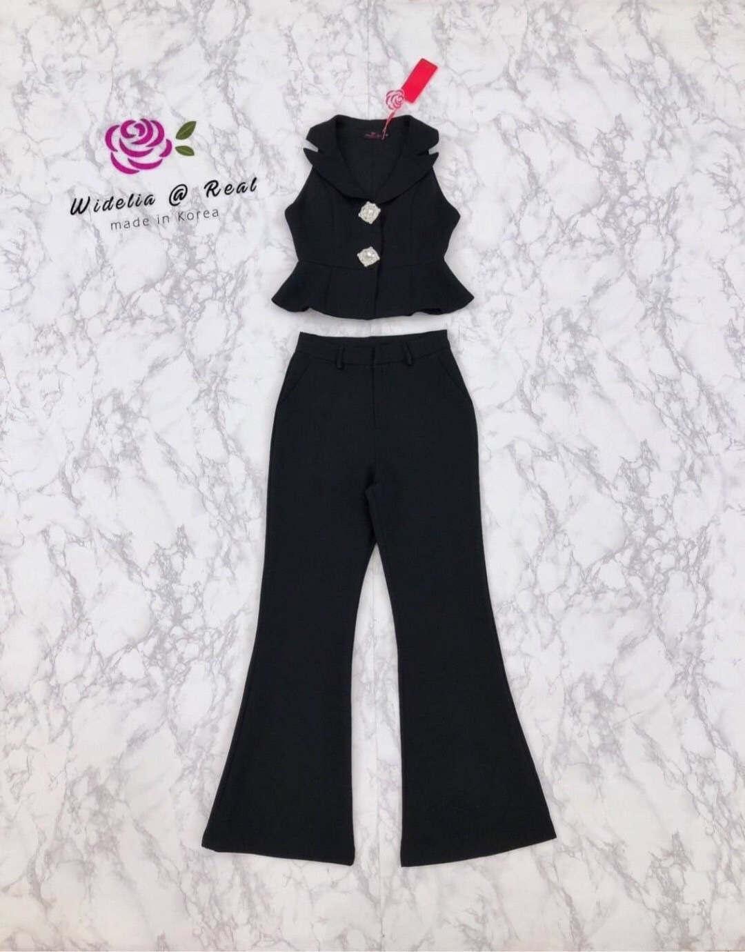Vintage Set :: เสื้อแขนกุดตัวสวยทรงดี คอปกเก๋ (สีดำ)