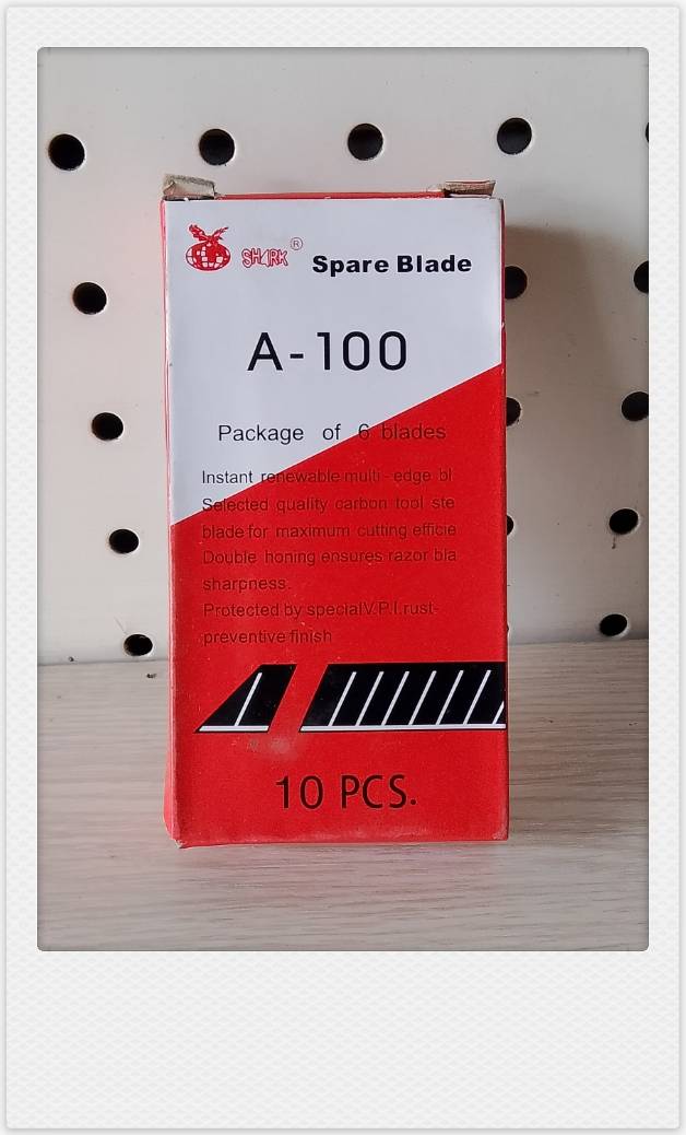 ใบมีดคัตเตอร์ A100