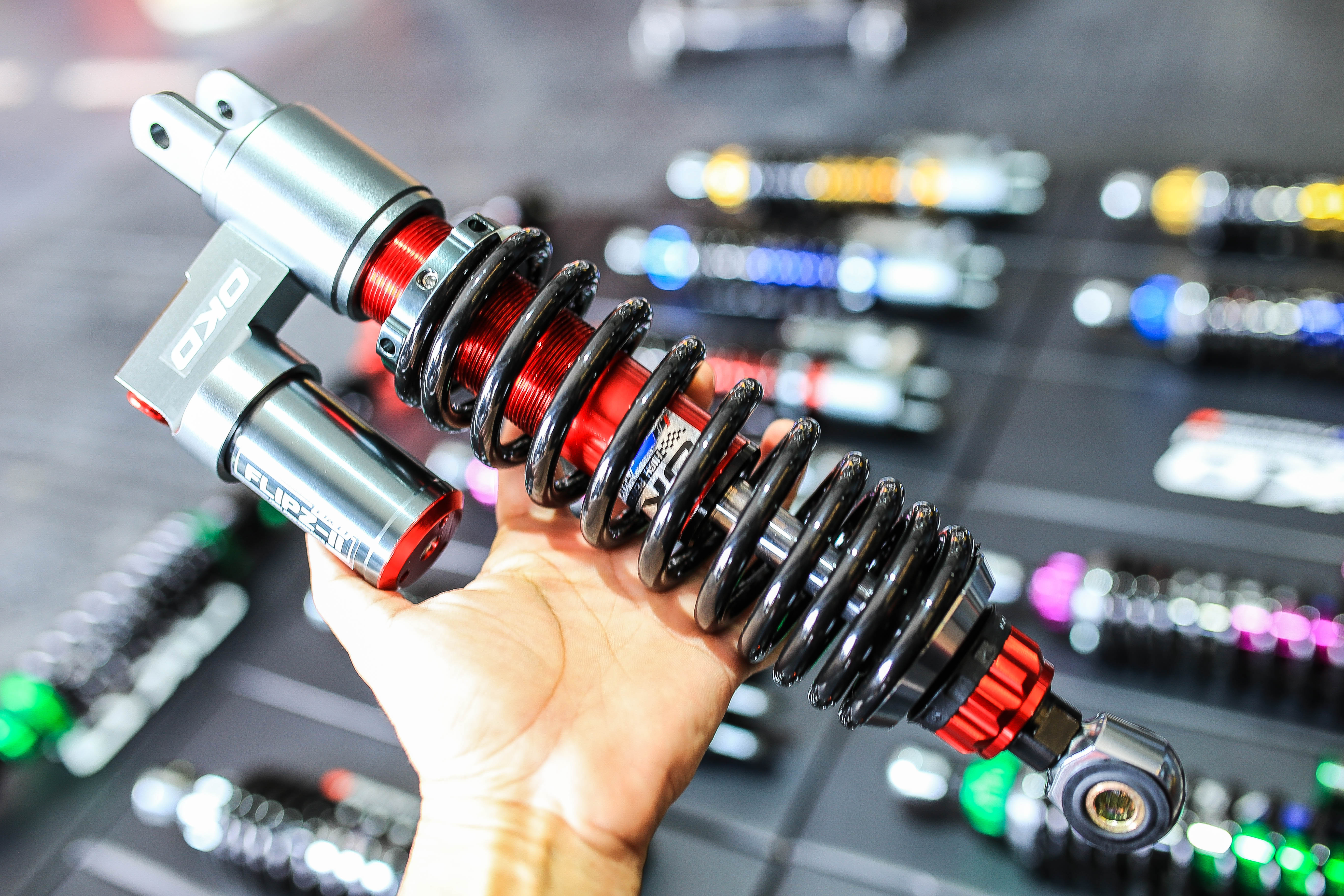 โช๊ค OKD รุ่น Flipz II แบบมีซับแท้งค์ใส่ Honda Giorno+ และ Honda Lead