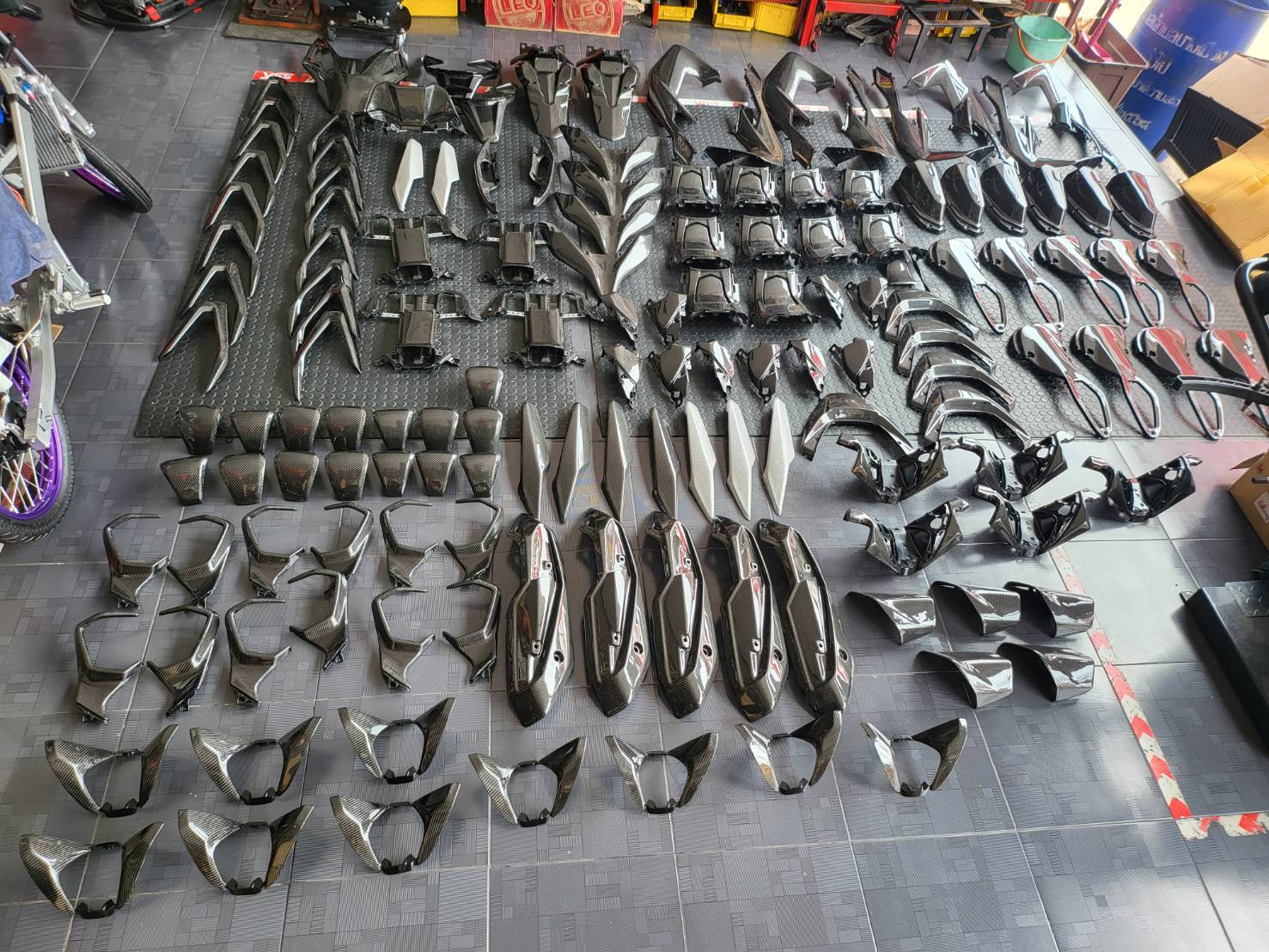 ฝาครอบไฟส่องป้ายทะเบียนเครฟล่าแท้ All New Forza 350 ราคา2300