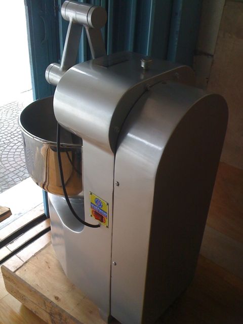 เครื่องนวดแป้ง 2 แขน 10 กิโลกรัม กล้วยน้ำไท เตาอบ