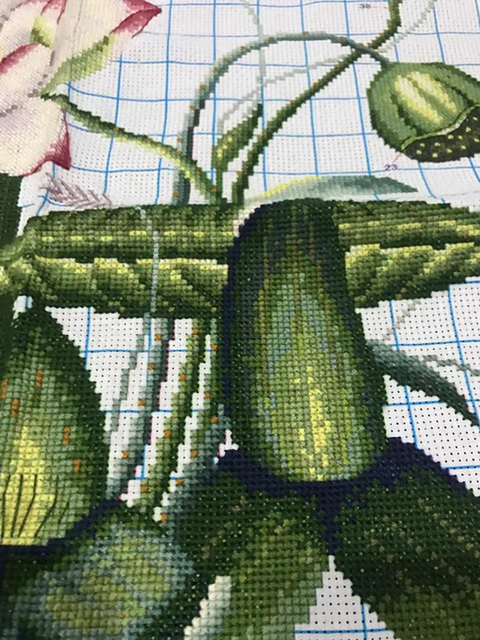 bua-1031 *พร้อมส่ง* ชุดปักครอสติช ลายแจกันดอกบัว (ผ้า11CTพิมพ์ลาย ปัก 3 เส้นเล็ก) ขนาด 55*76 ซม.ผ้าครอสติช 11CTพิมพ์ลายปักบนผ้า ไหมคอตตอน 49 สี ผังลาย เข็ม