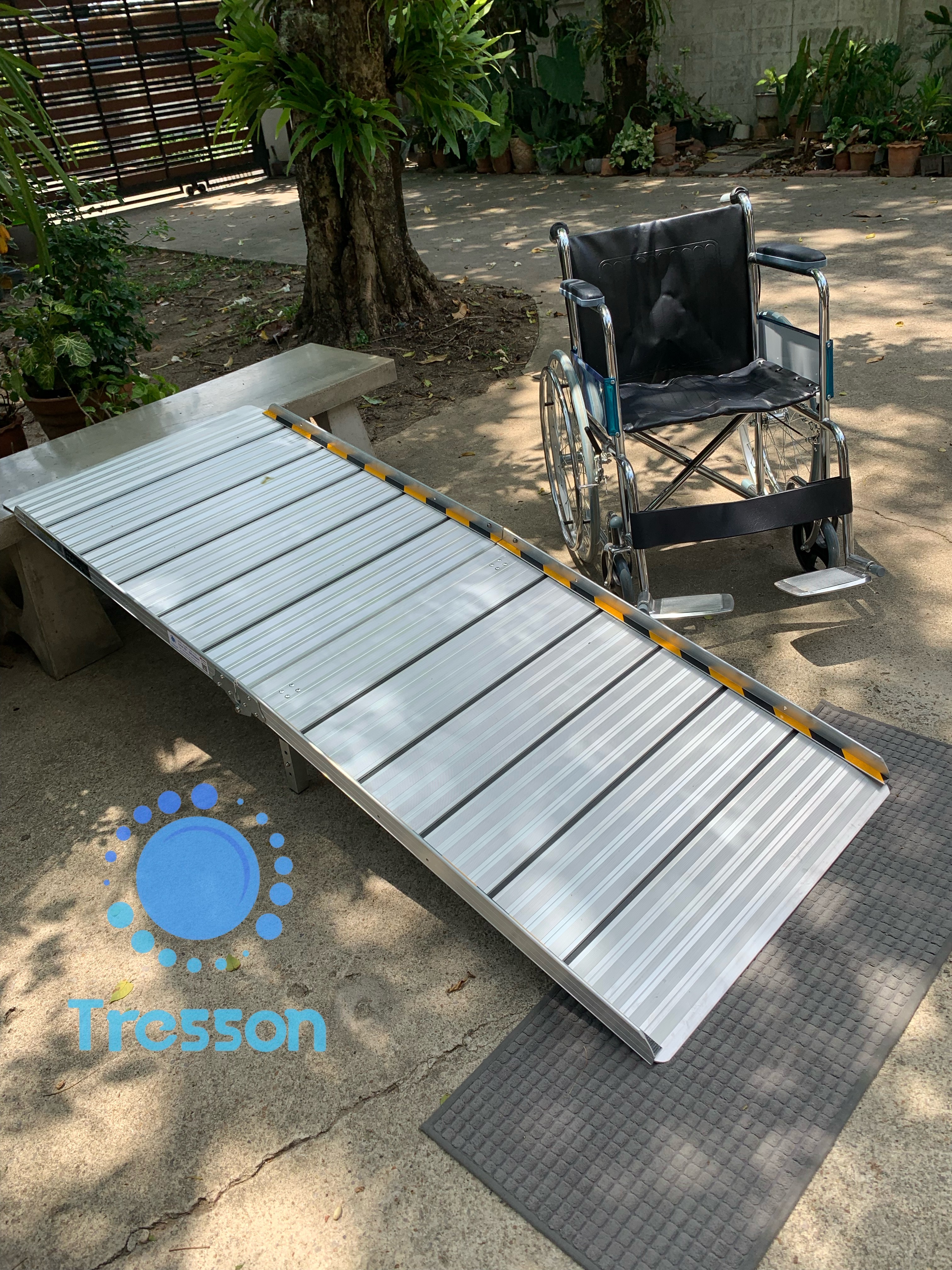 ทางลาดรถเข็นอลูมิเนียมยาวพิเศษ198ซม (198x75x5.5cm) มีขาตั้ง แบบพกพาได้ พับครึ่งขึ้น-ลง หนัก17 kg รับนน.สูงสุด300kg.** มีของพร้อมส่ง - Aluminium Rp 198x75x5.5cm.นน.17 kg