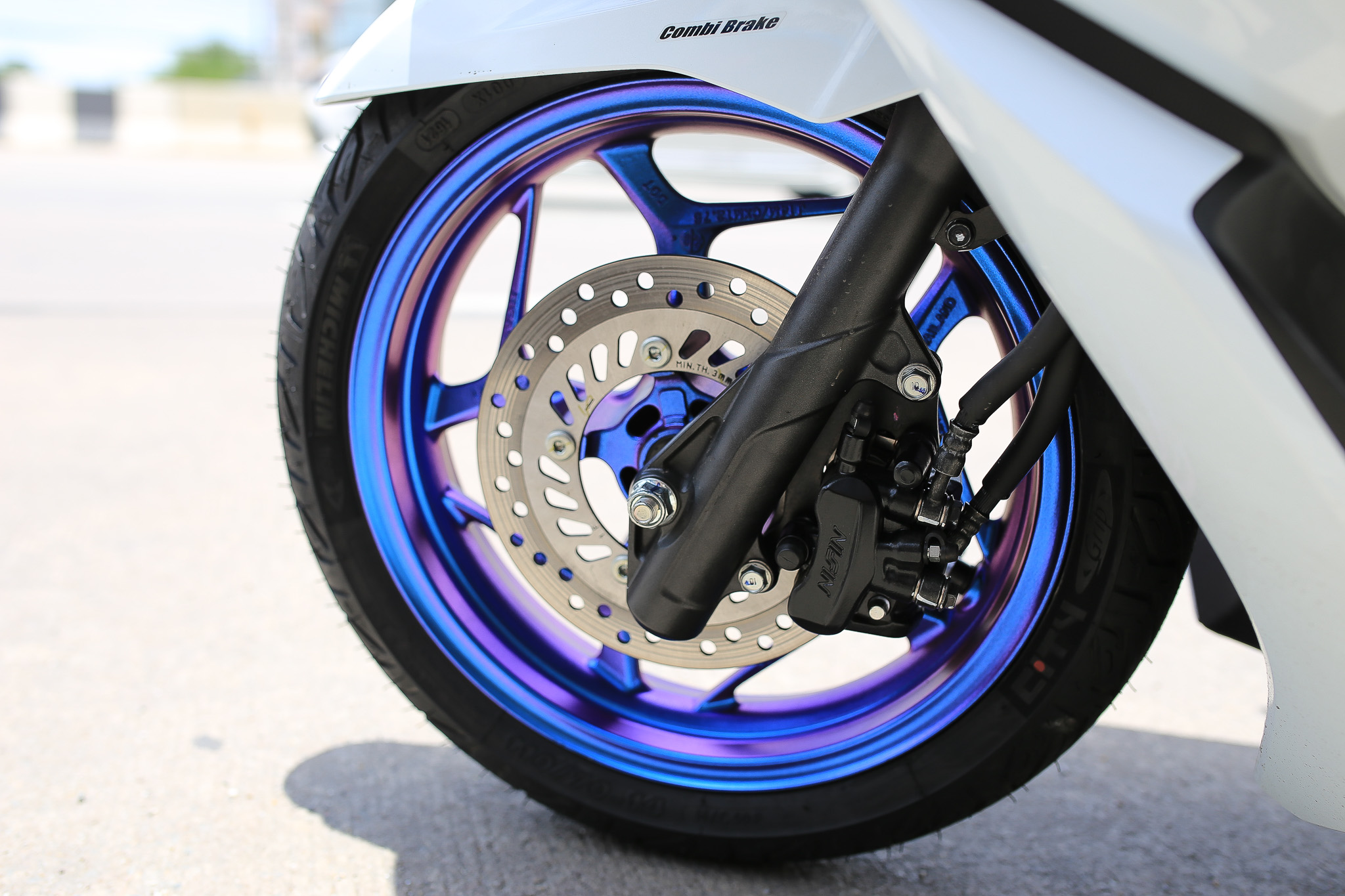 สับล้อสีม่วงเอฟเฟคพร้อมใส่ ราคา 2500 บาท สีทอง ราคา1800