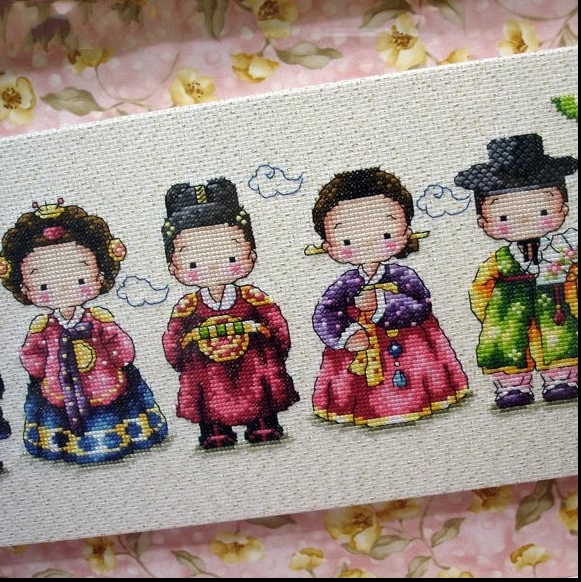 love-1101 *สินค้าหมด* ชุดปักครอสติช ลายชุดฮันบกในงานแต่งงานเกาหลี (ปักครั้งละ 3 เส้นเล็ก) ขนาด 78*28 ซม.ผ้าครอสติช 11CTพิมพ์ลายปักบนผ้า+ไหมคอตตอน 30 สี+ผังลาย+เข็ม