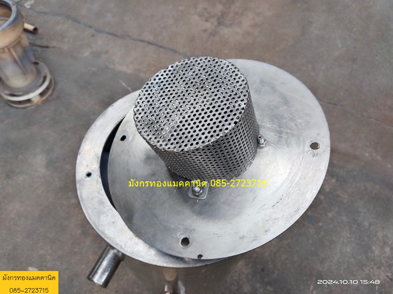 โถสแตนเลส ขนาดเส้นผ่าศูนย์โถ 25 ซม. สูงจากพื้น 65 ซม. มีอุปกรณ์ตามภาพ สแตนเลสหนามาก