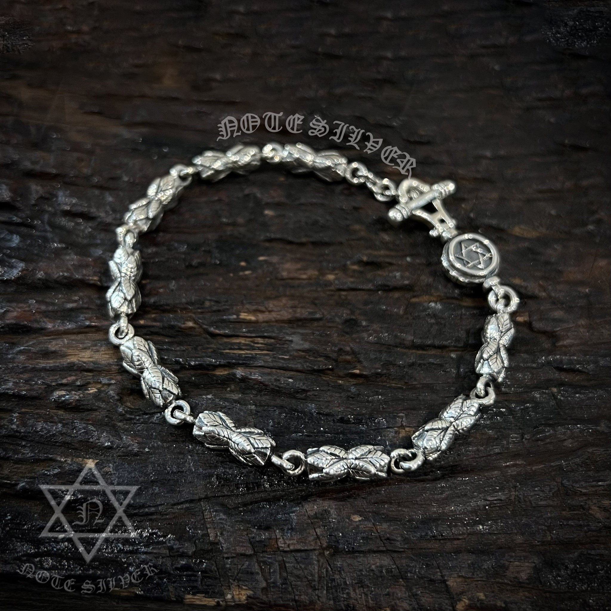 ข้อมือเงินแท้ลายใบกัญชา Sterling Silver 925 NSSV3106