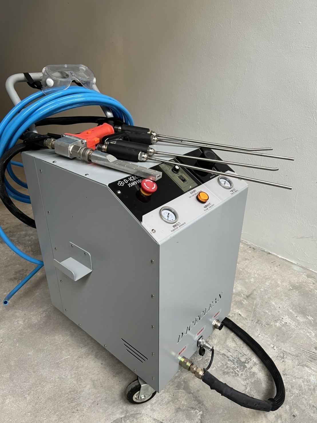 บริการพ่นทำความสะอาดด้วยระบบน้ำแข็งแห้ง Cold jet dry ice blasting