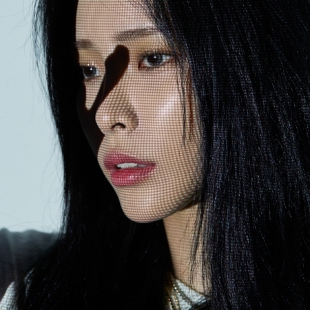 [PRE-ORDER] HEIZE - 1st Album "SHE'S FINE" (2CD)