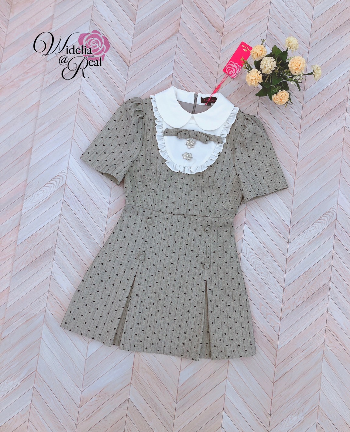 Korea Dress เดรสแขนสั้น คอบัว อกเย็บโบว์และเย็บกระดุมเพชร