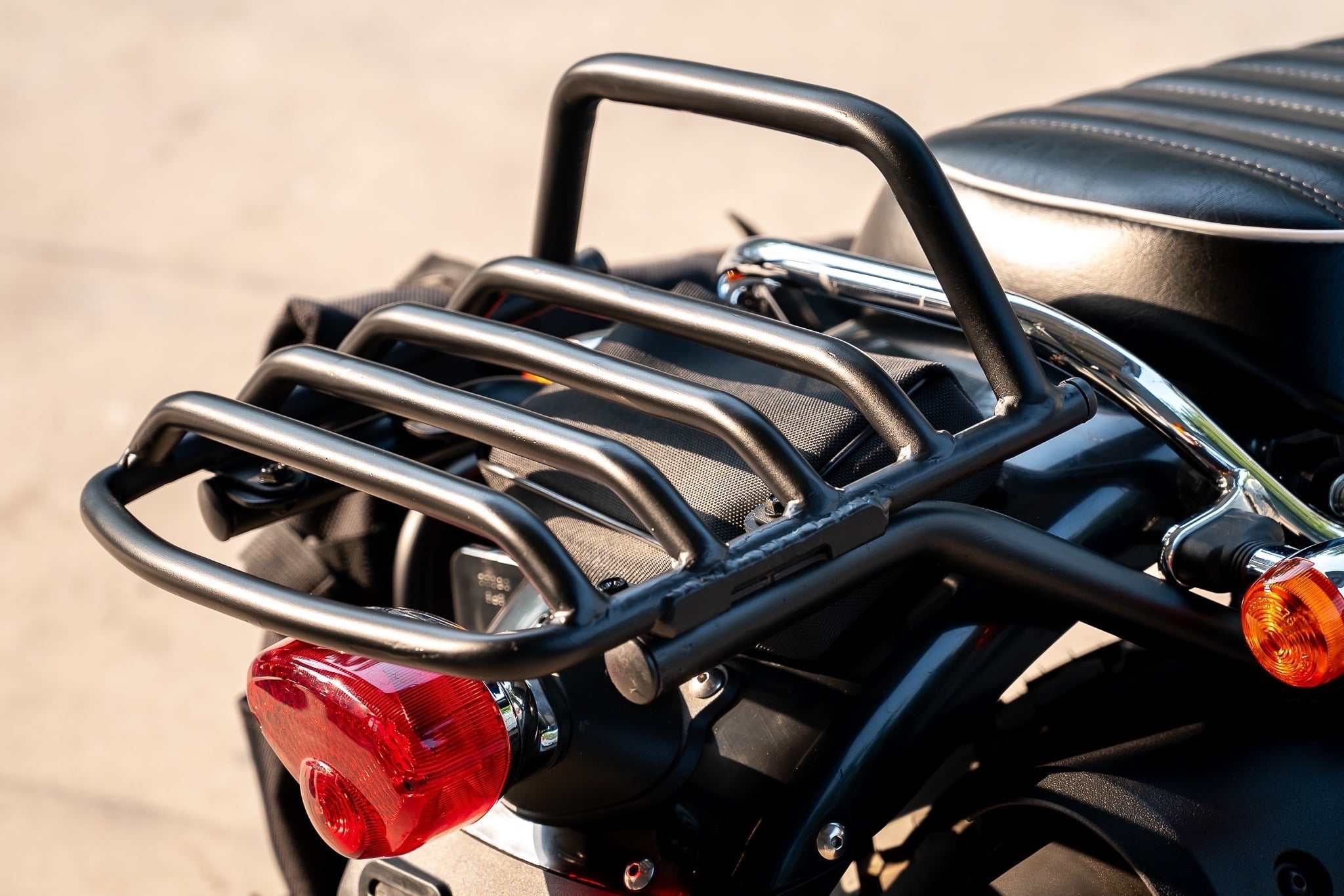 ของแต่ง Suzuki VanVan 200 MOTOZAAA VanVan200 / 125 1.ชิวหน้า V.1 2200฿ 2.ชิวหน้า V.2 2700฿ มีหน้ากาก 3.ชุดบังโคลนหน้า 2900฿ 4.แคชบาร์ 3990฿ ( มาพร้อมกันแคร้ง การ์ใต้ท้องเครื่อง ) 5. แร็คท้าย 3500฿ 6.แร็คกระเป๋าตัวใหญ่ 2100 ฿ 7.กระเป๋าข้างกันน้ำ 2690฿ 8.กั