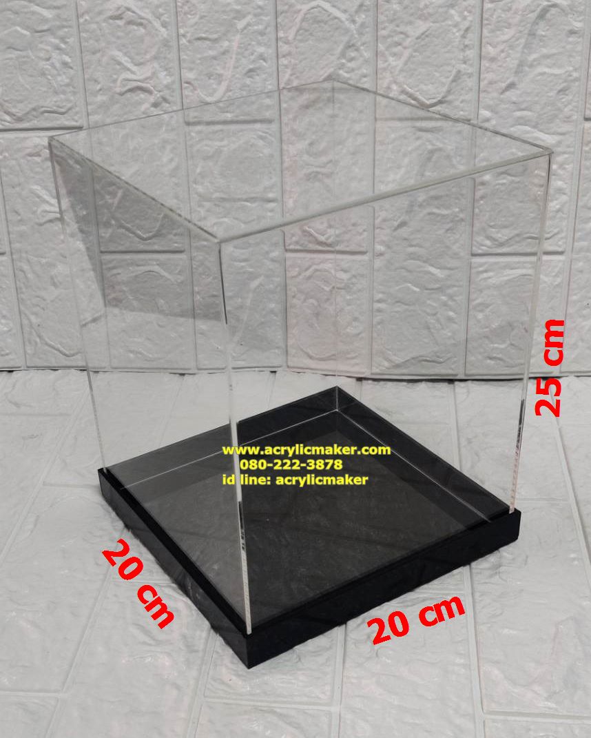 กล่องใส่โมเดล 20x20x25cm ยกขอบสีดำ