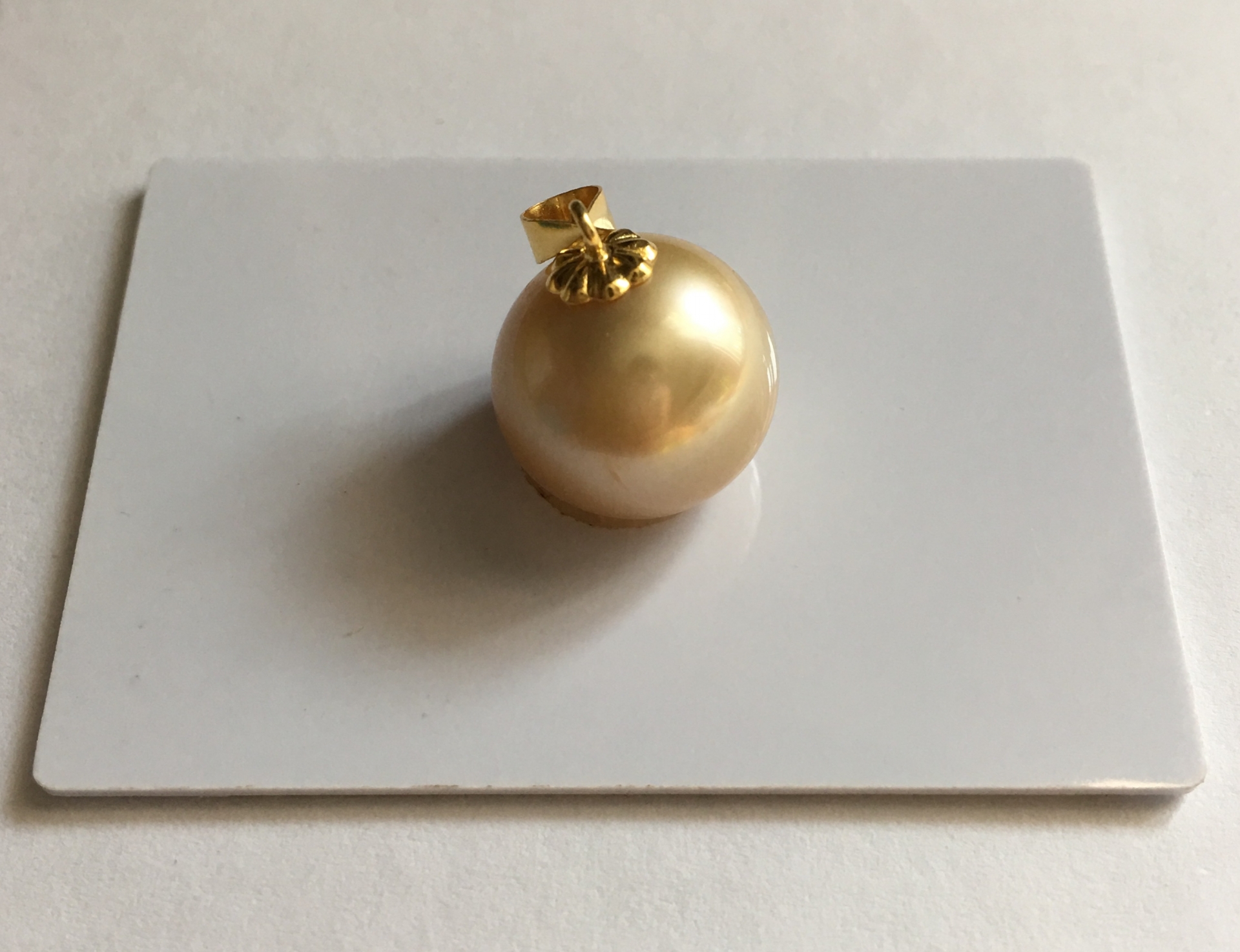 จี้ไข่มุก south sea 13 มิล ตัวเรือน 18k สีทองอ่อน เกรด AA