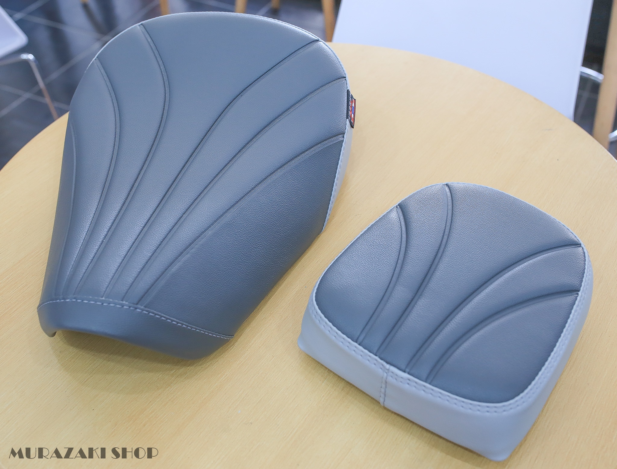 เบาะหน้าหลัง HONDA C125 หน่อยวัดด่าน มี2ลาย สีแดง ดำ น้ำตาล ชุดละ3500 ซื้อแยกหน้า2000หลัง1500ครับ