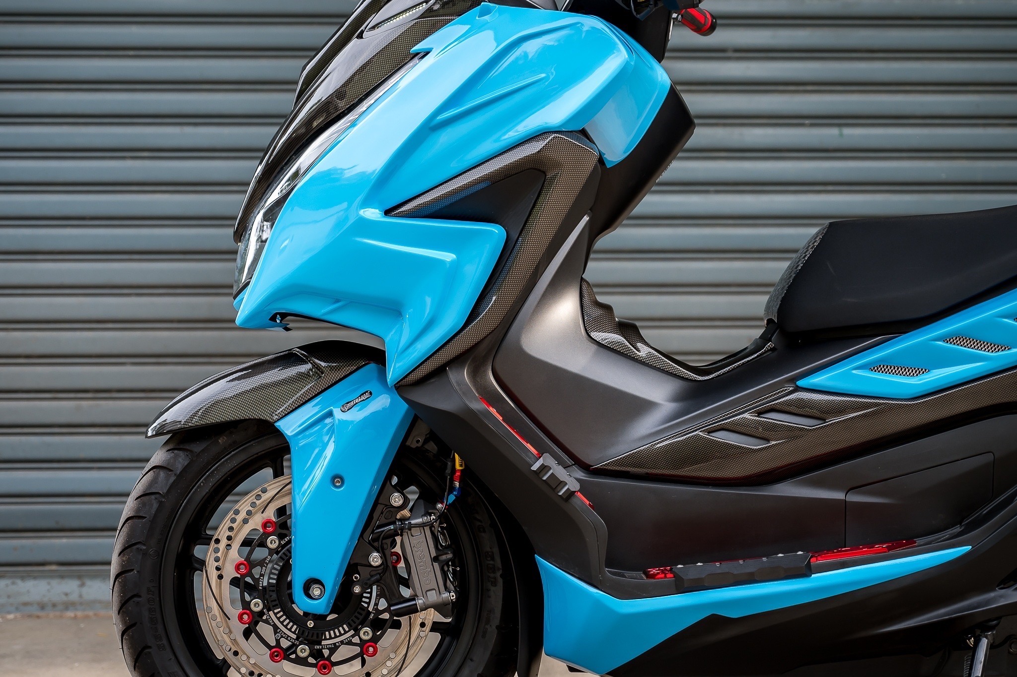 ครอบครีบข้างR/L MOTOZAAA FORZA 3501900฿