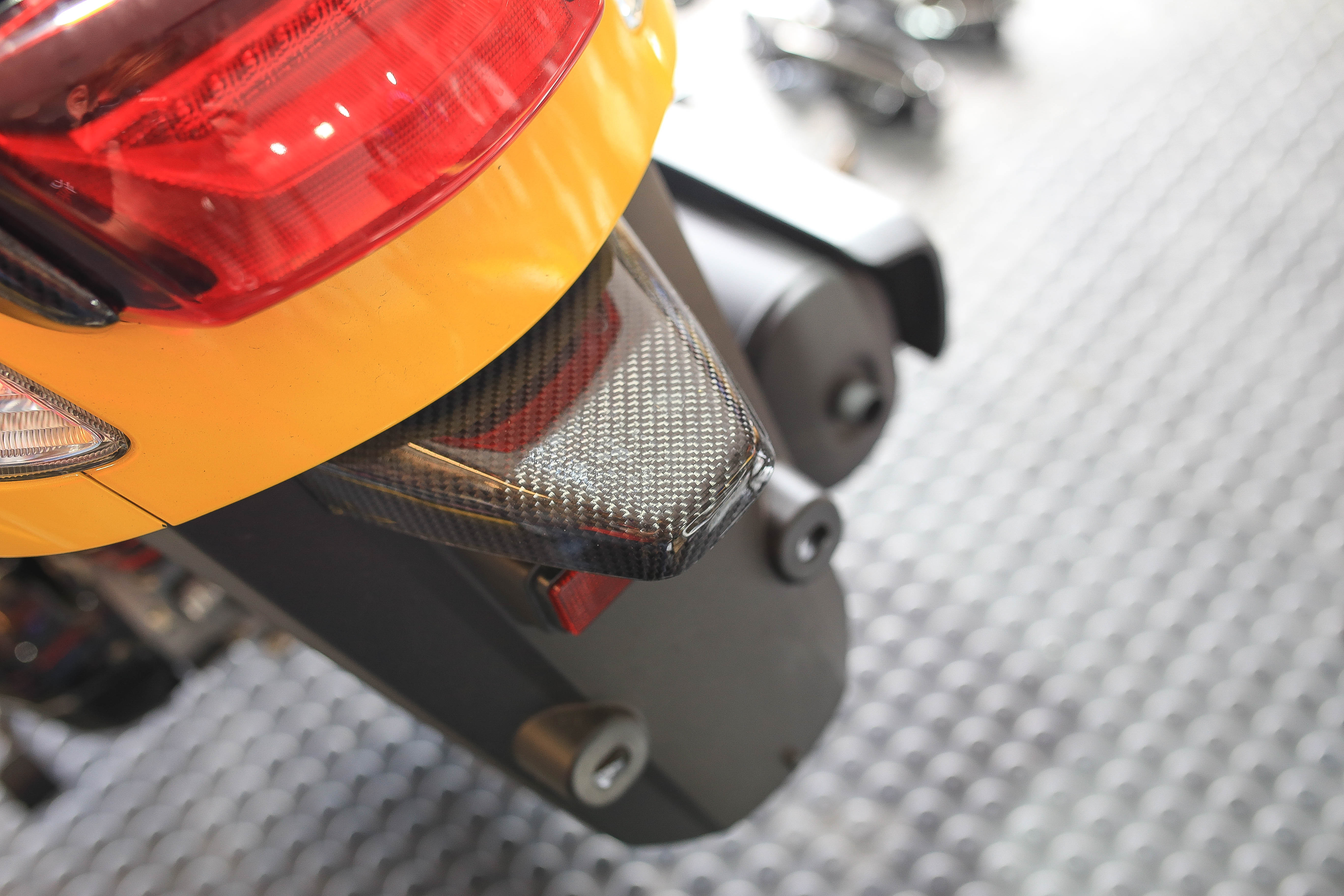 คาร์บอนเครฟล่าผ้าแท้ HONDA Giorno+ ทั้งคัน มีของพร้อมส่ง กรอง กันร้อนท่อ ฝาถังน้ำมัน ครอบไฟหน้า ครอบพักเท้า ครอบไฟส่องป้าย ฝาเก๊ะ หม้อน้ำ หัวแคร้ง