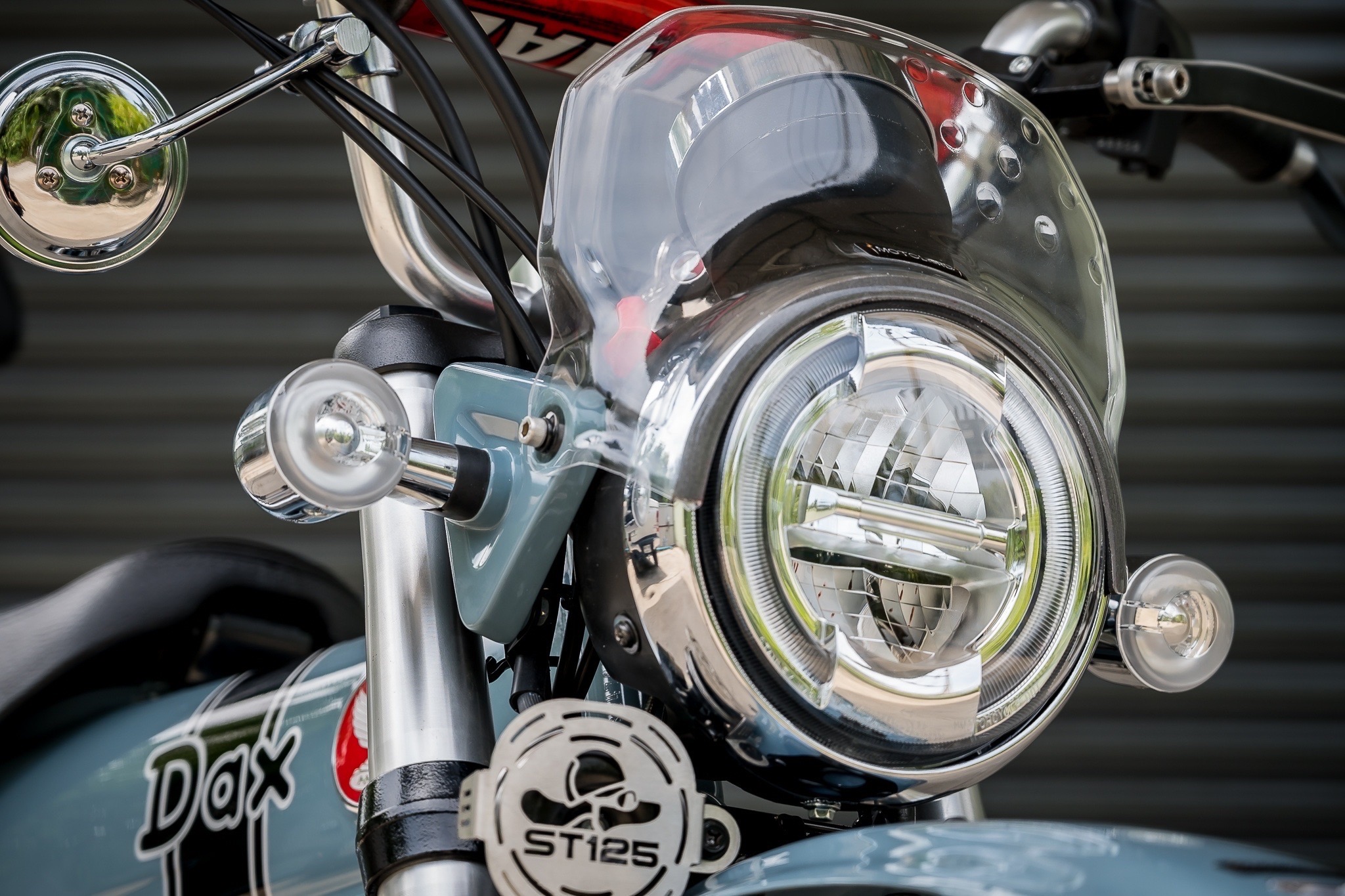 ชิวหน้าใส MotolordD Dax125 ราคา 1,300฿