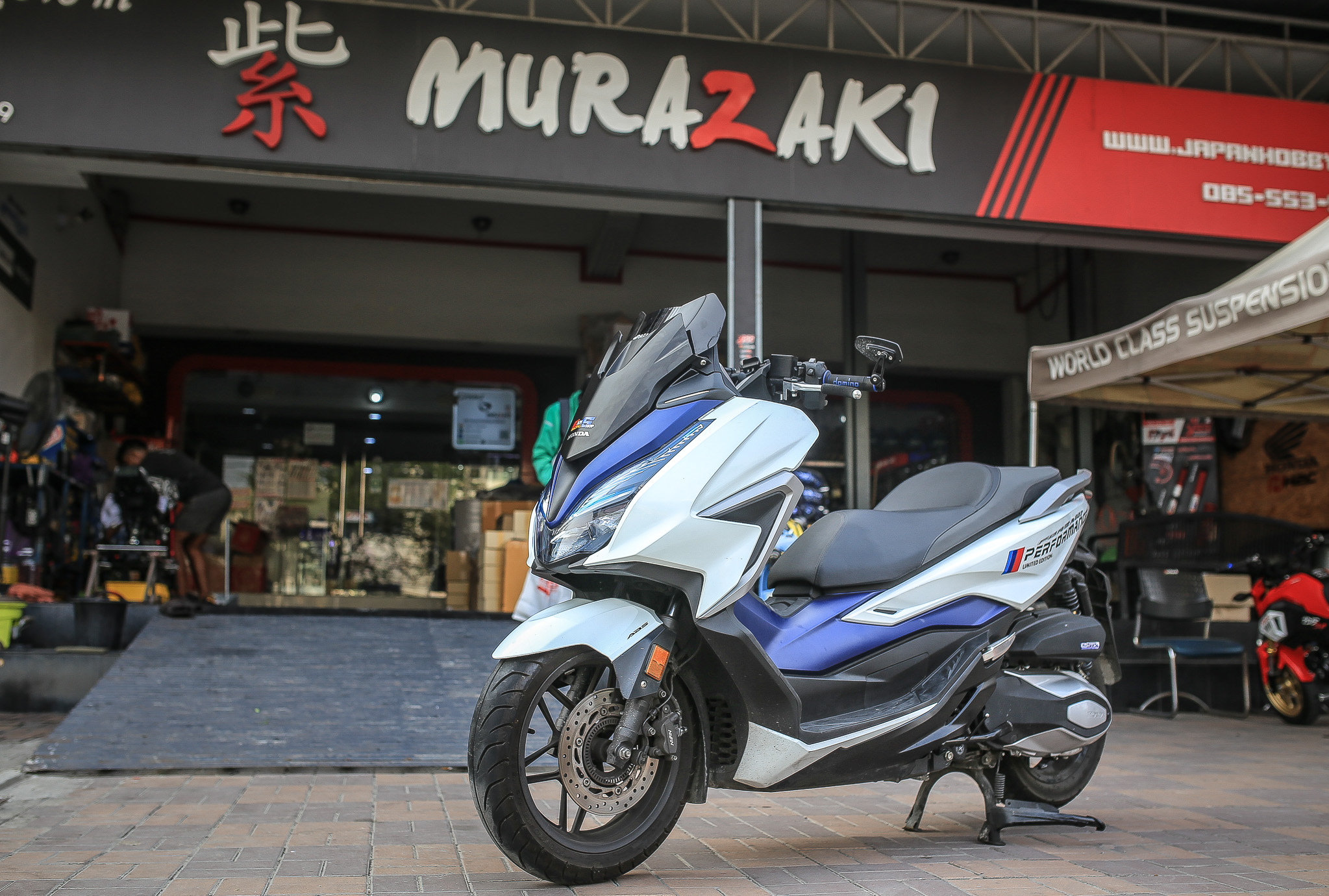 ตัวอุดรูกระจกมีไฟเลี้ยวพร้อมไฟหรี่ MOTOZAAA FORZA350 ใส300ต้องแปลง