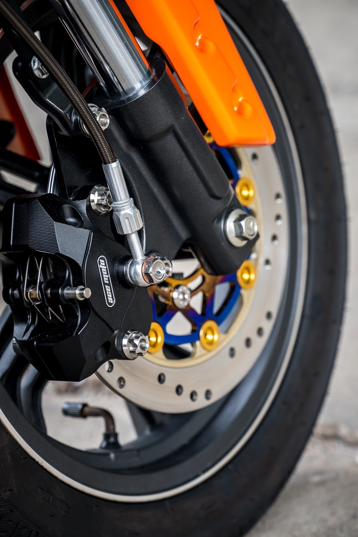 ชุดแต่งมอเตอร์ไซด์ไฟฟ้าAJ Z3 1.ชิวหน้า Windshield Z3 890฿ 2.ครอบ อกซ้าย/ขวา Front cover side fairing Z3 1700฿ 3.ครอบเฟรม Chassis cowl Z3 1350฿ 4.ครอบบังโคลนหน้า Front fender cover Z3 1400 5.ครอบแฟริ่งข้าง Under cover side fairing Z3 1400฿ 6.ครอบมือจับท้าย