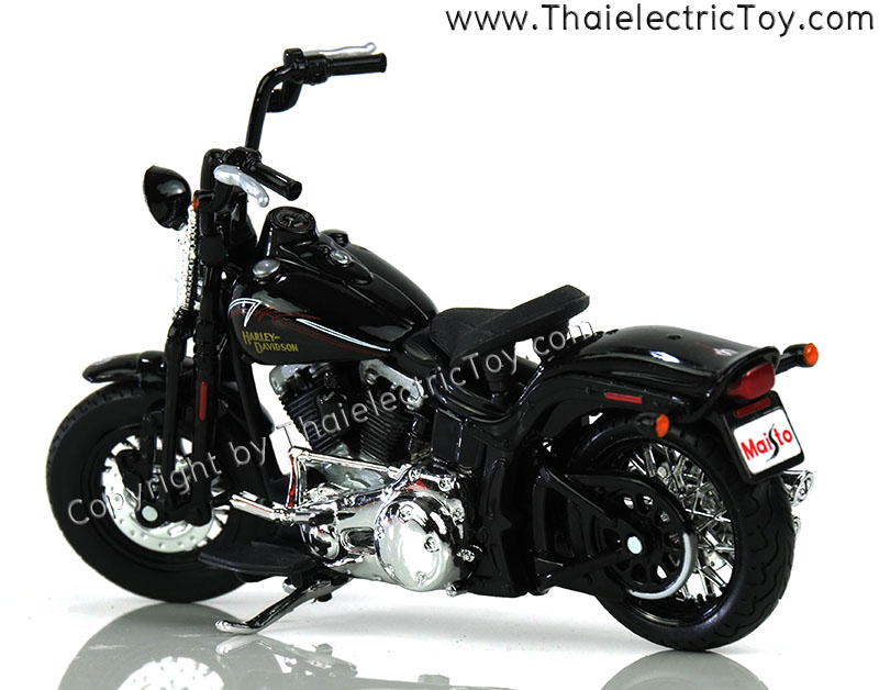 โมเดลมอเตอร์ไซค์ Harley Davidson รุ่น FLSTSB Cross Bones ปี 2008 ขนาด 1:18 พร้อมฐานวางสวยงาม