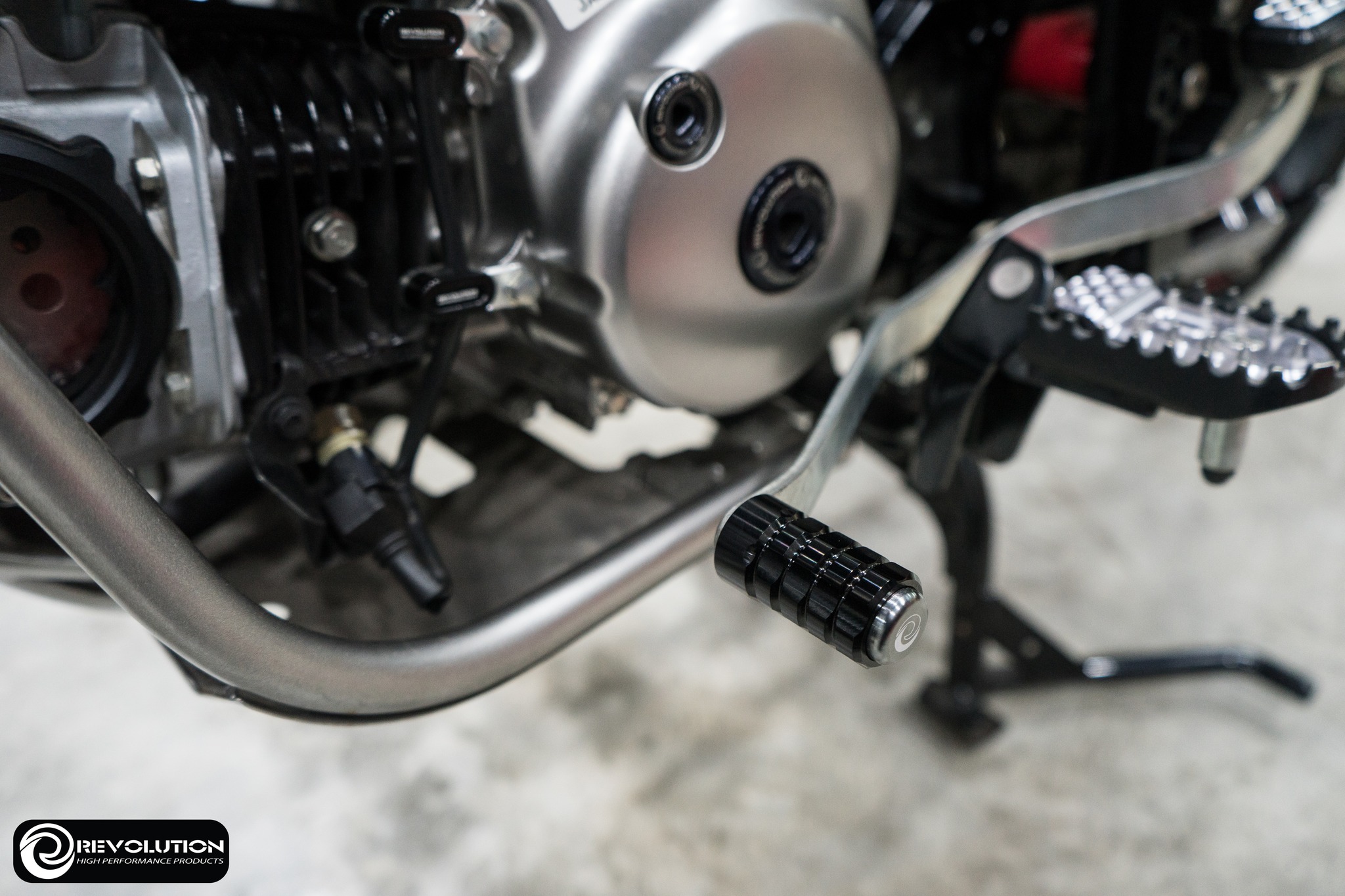 แป้นเหยียบคันเกียร์หน้า-หลัง CNC REVOLUTION CT-125