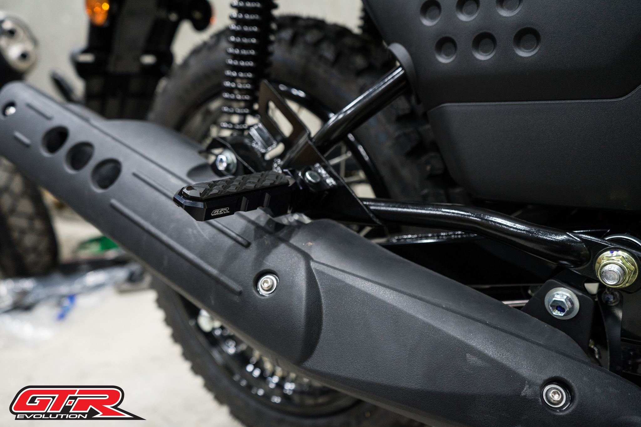 พักเท้าหลัง CNC 2 ชิ้น GTR V2 PG-1/N-MAX155 ปี2020/X-MAX300 รหัสสินค้า - แดง - ทอง - เทา - ดำ - เขียว - น้ำเงิน - ม่วง ราคา 980 บาท/คู่