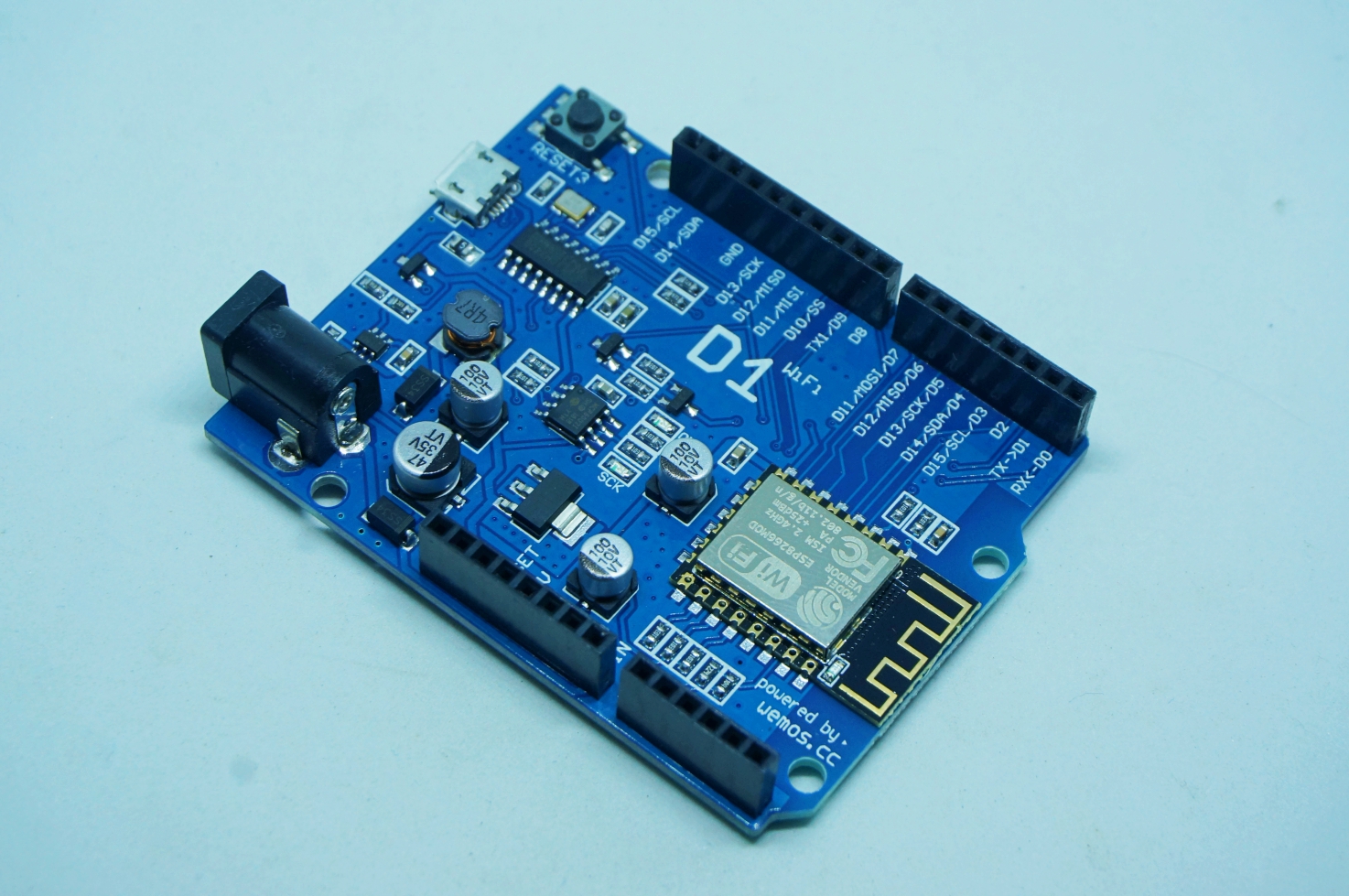 WeMos D1 ESP8266 ESP-12 UNO R3