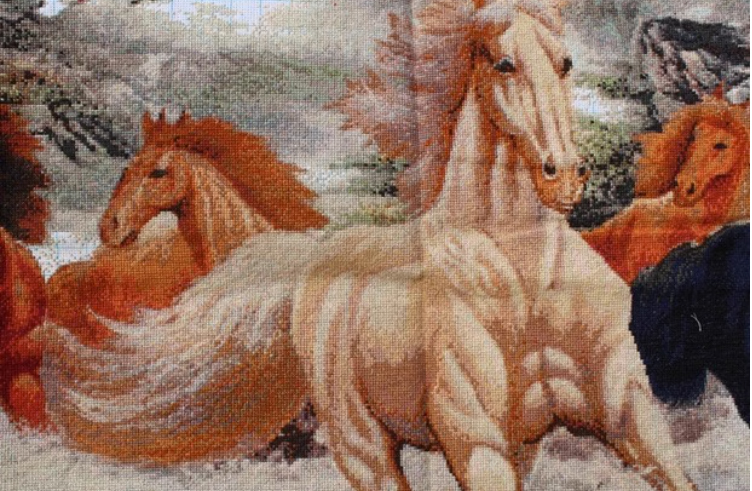 maa-1120 *สินค้าหมด* ชุดปักครอสติช ลาย 8 อาชา ( ปักเต็มผืนผ้า ปักครั้งละ 3 เส้นเล็ก ) ขนาดใหญ่ 156*80 ซม.ผ้าครอสติช 11CTพิมพ์ลายปักเต็มลายผ้า+ไหมคอตตอน 61 สี+ผังลาย+เข็ม