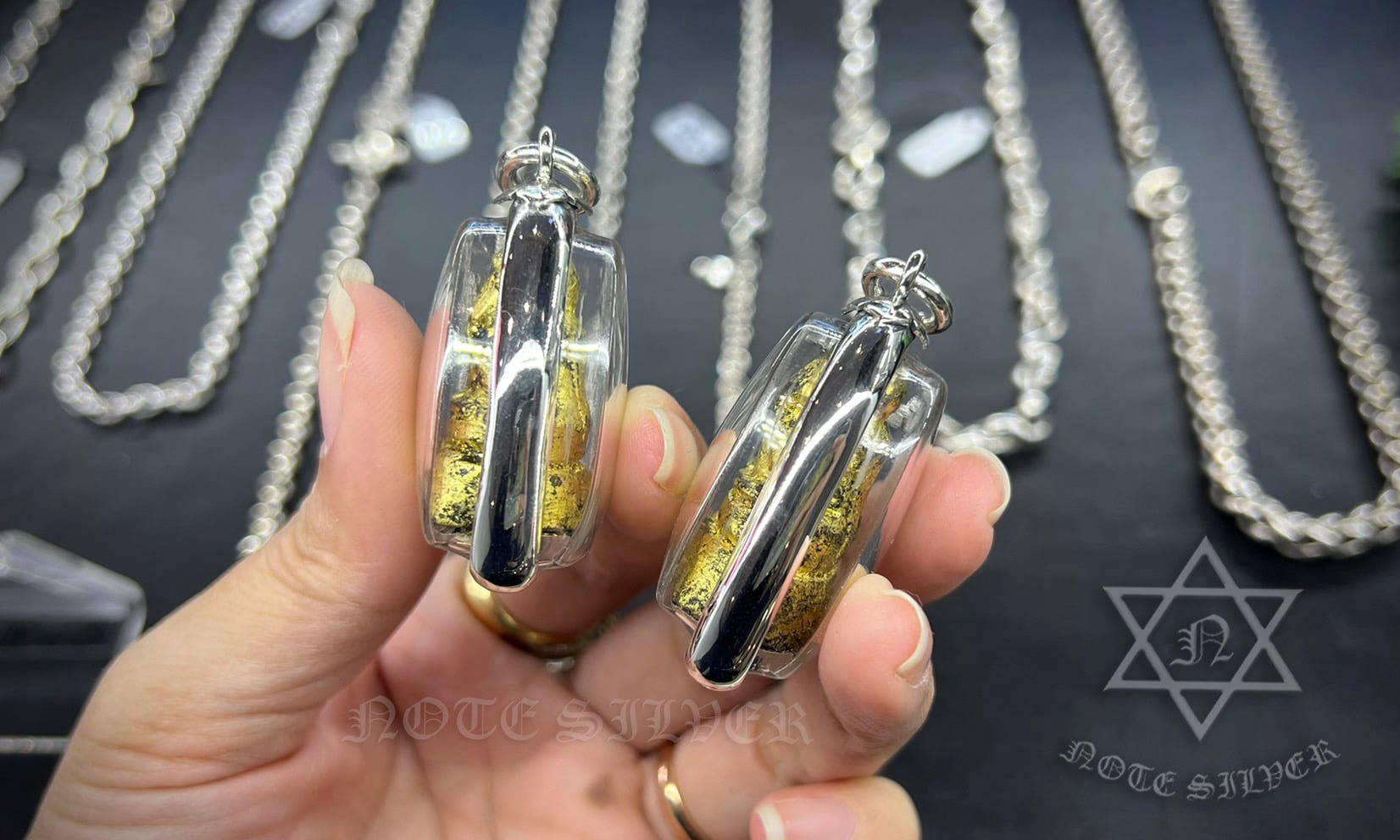 เลี่ยมกรอบพระ ผ่าหวาย ตามทรงพลาสติกแบบกันน้ำ Sterling Silver 925 NSSV2923