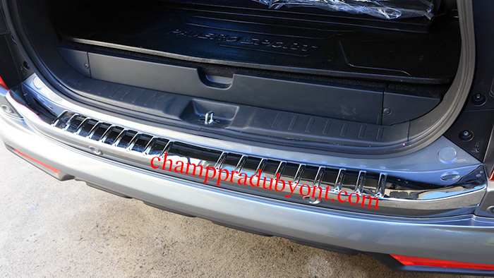 กันรอยท้าย MITSUBISHI PAJERO SPORT 2015-2018