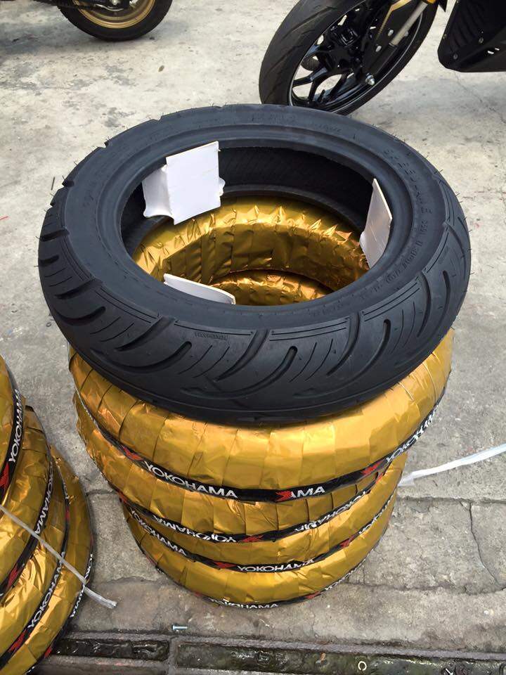 ยางYokohama ขอบ12 มาตราฐานญี่ปุ่น 110/70-12 ราคา 1100 120/70-12 ราคา 1250 130/70-12 ราคา 1400 สินค้าสวยงาม แข็งแรง ใช้สำหรับรถจักรยานต์ยนต์