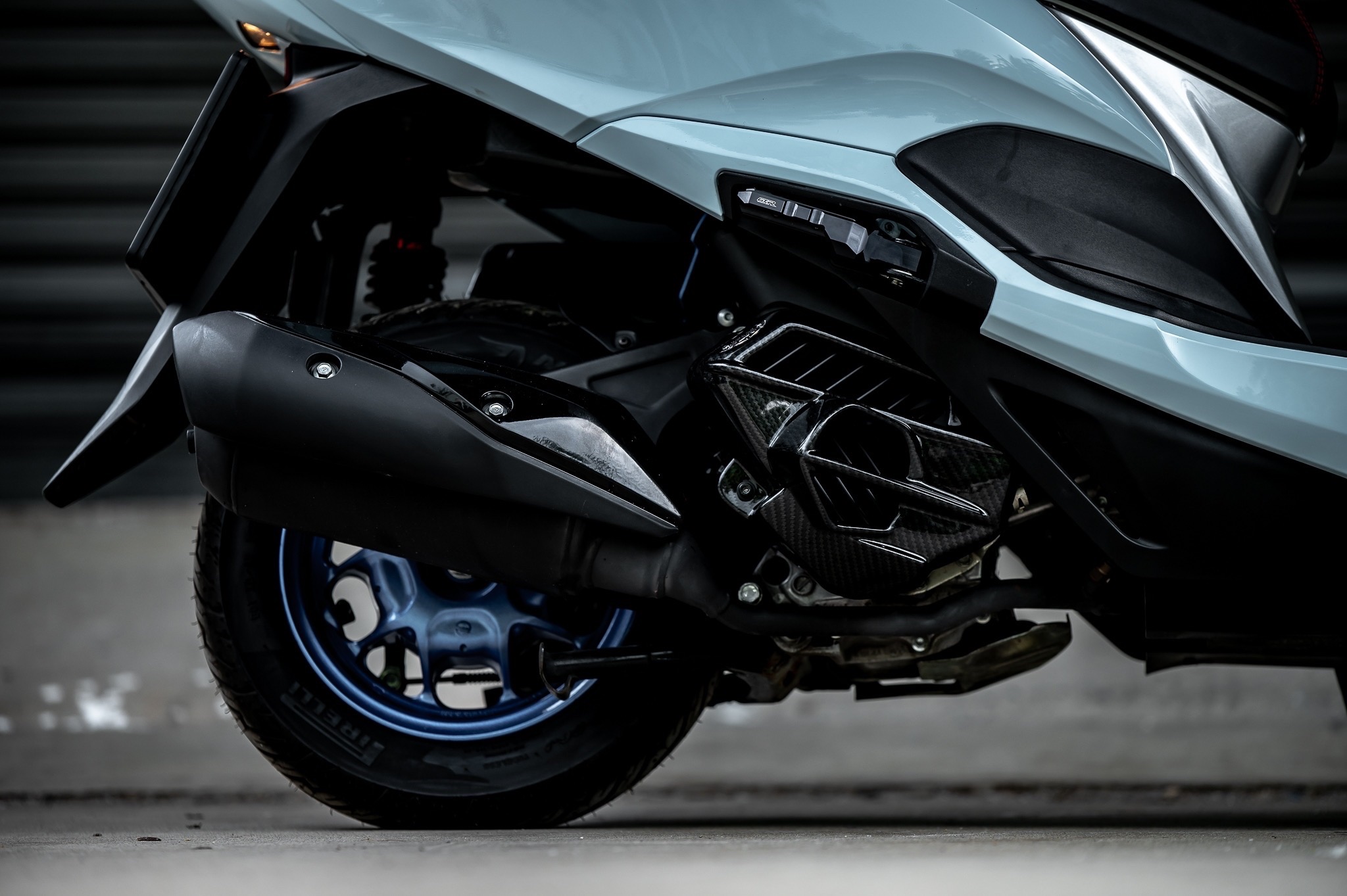 Lead125 1). ครอบท้ายปิดรูกันตก Tail fairing cover 2). ครอบปิดข้างแฟริ่ง Flank fairing cover 3) ปิดข้างบังโคลนหน้า Front fender cowl