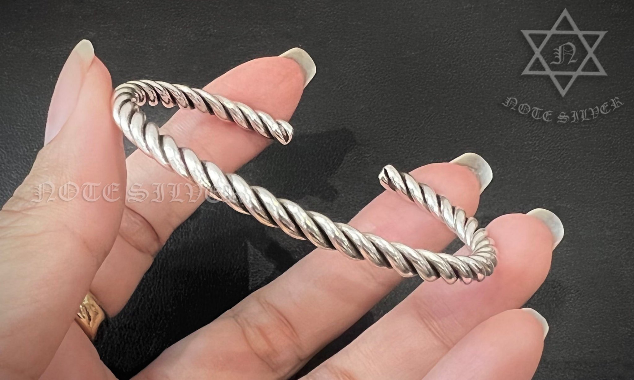 กำไลเกลียว เล็ก เงินแท้รมดำ Sterling Silver 925 NSBL2988
