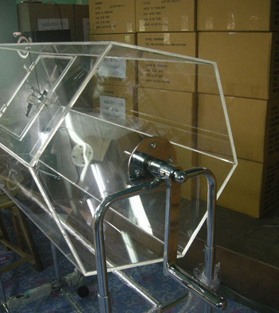 กล่องจับรางวัลทรง 6 เหลี่ยมชุดขาตั้งแสตนเลส ขนาด 60 Cm. หมุนได้รอบ แบบตั้งพื้น ใส่สลากได้หลายพันใบ