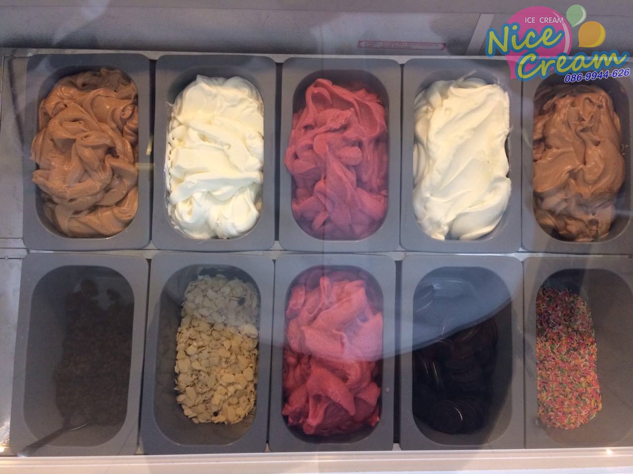 ออกงานในนามบ. CLARINS งาน OPEN BOX DAY ที่ CENTRAL WORLD