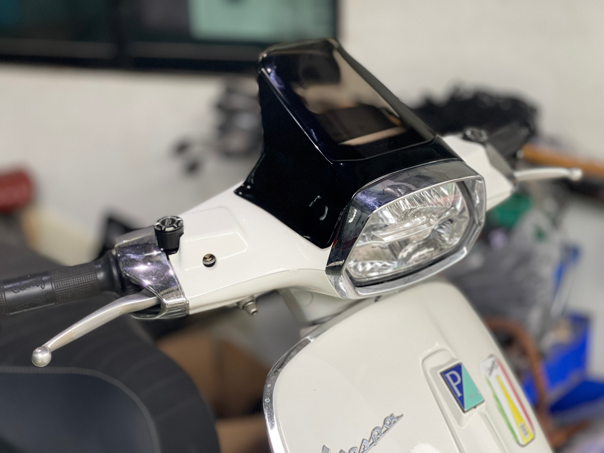 ชิวหน้า Vespa Sprint150 i-get MotolordD 1700฿ -สีใส -สีชาอ่อน